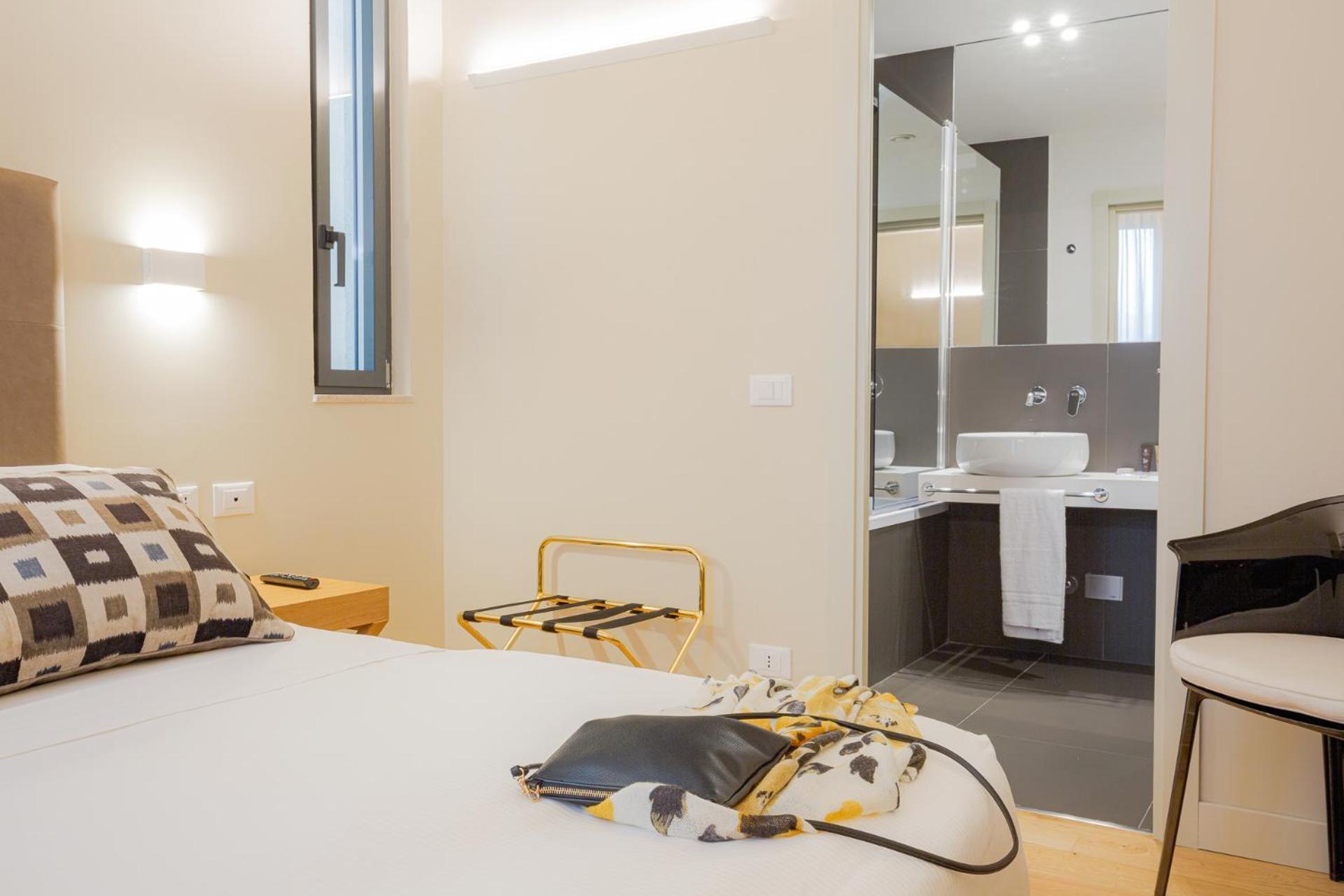 Economy Double Room - Photo 3