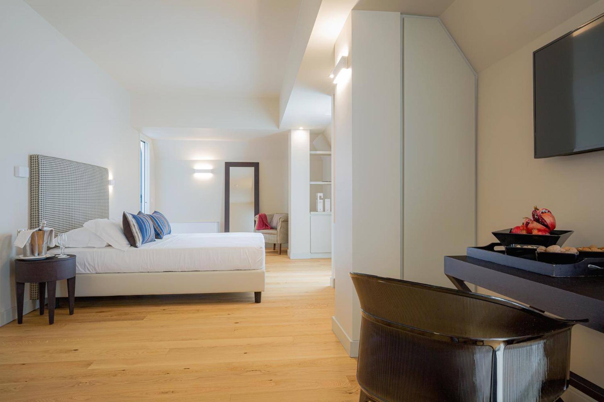 Suite with Terrace - Photo 1