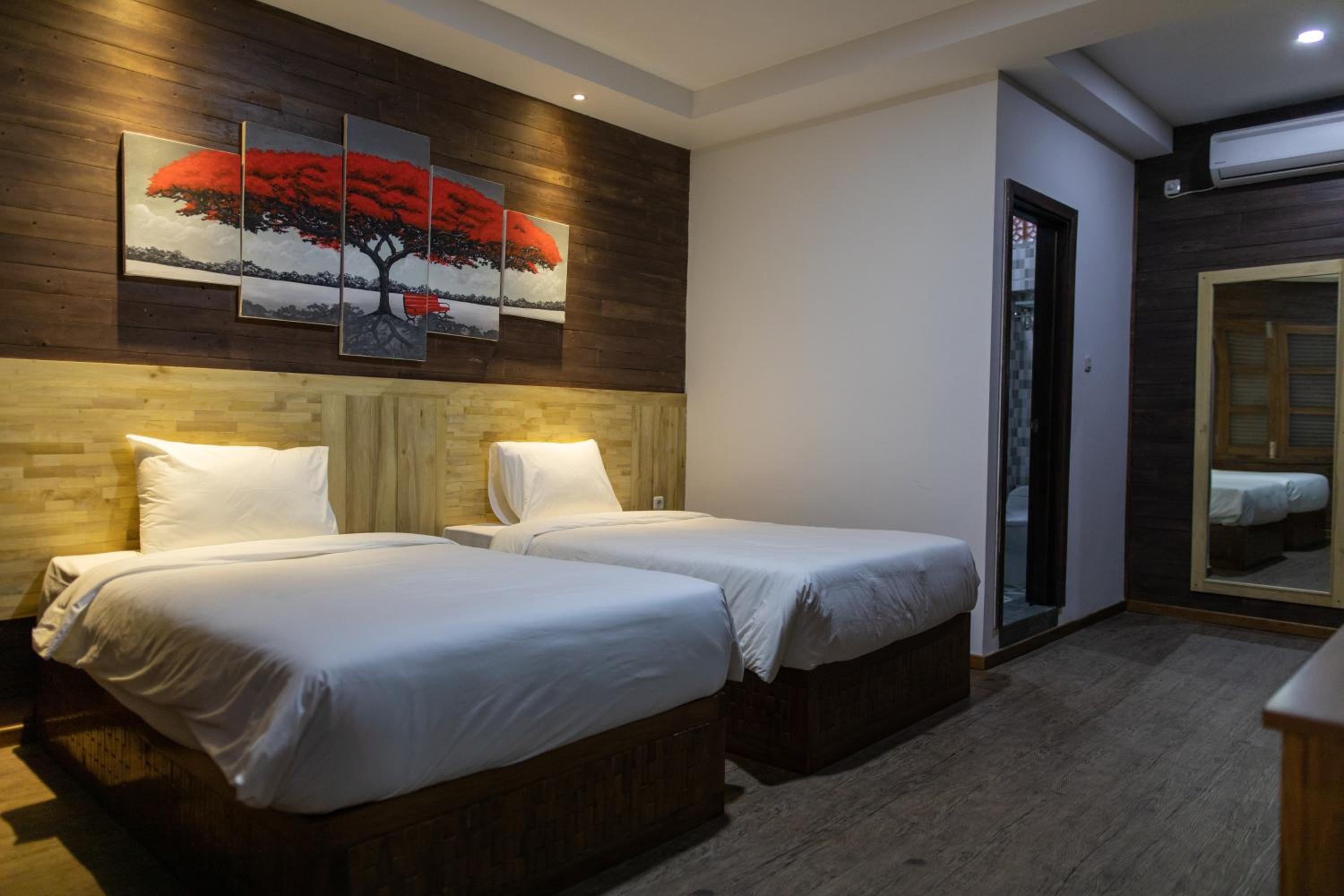 Deluxe Double or Twin Room - Photo 4