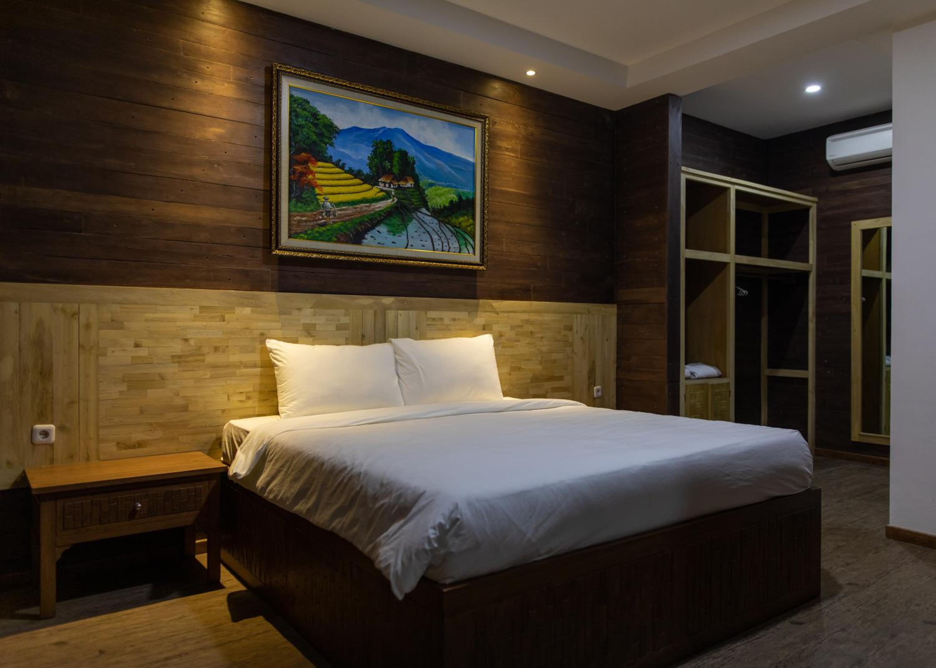 Deluxe Double or Twin Room - Photo 1