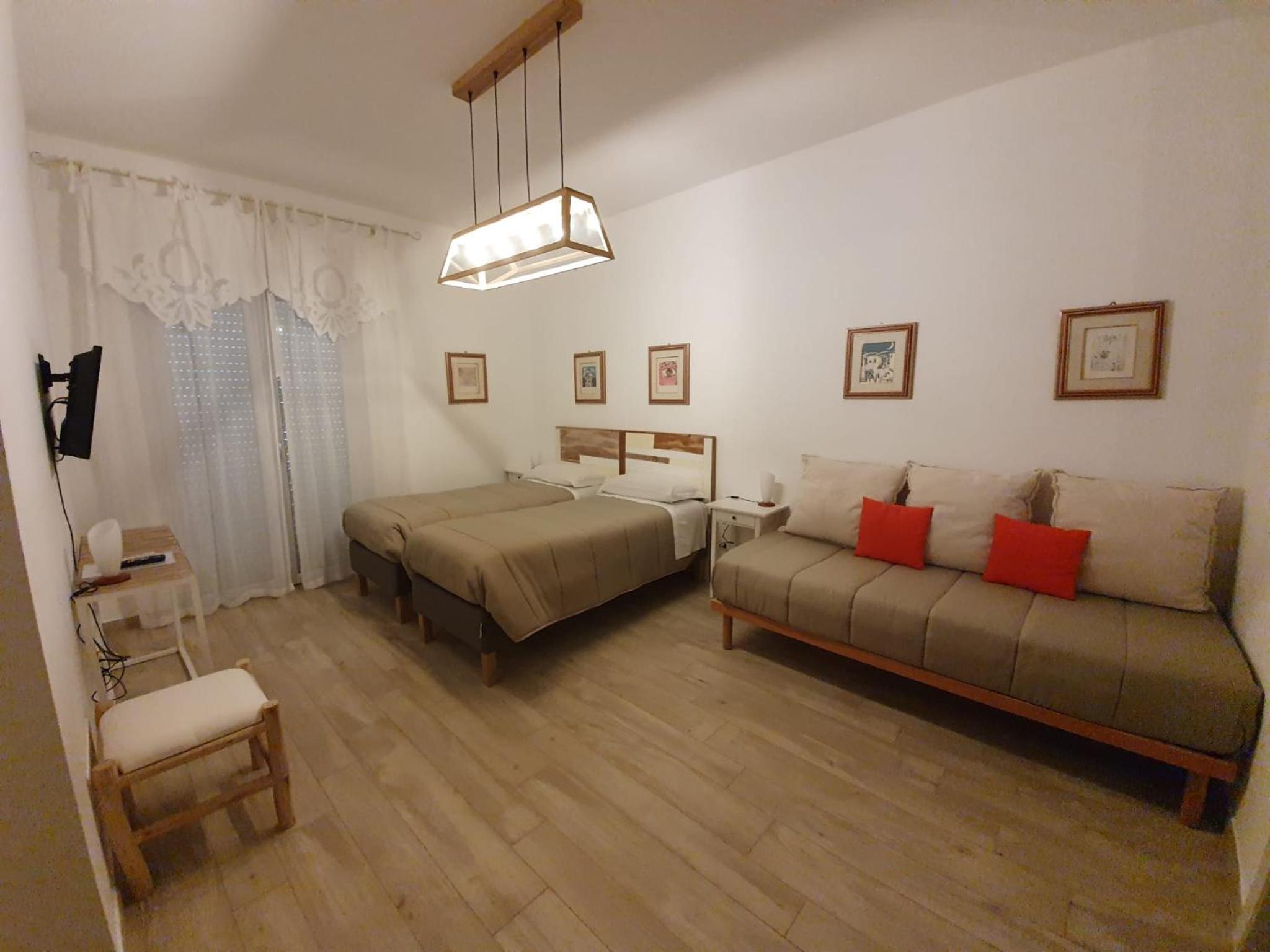 Large Double or Twin Room photo 3