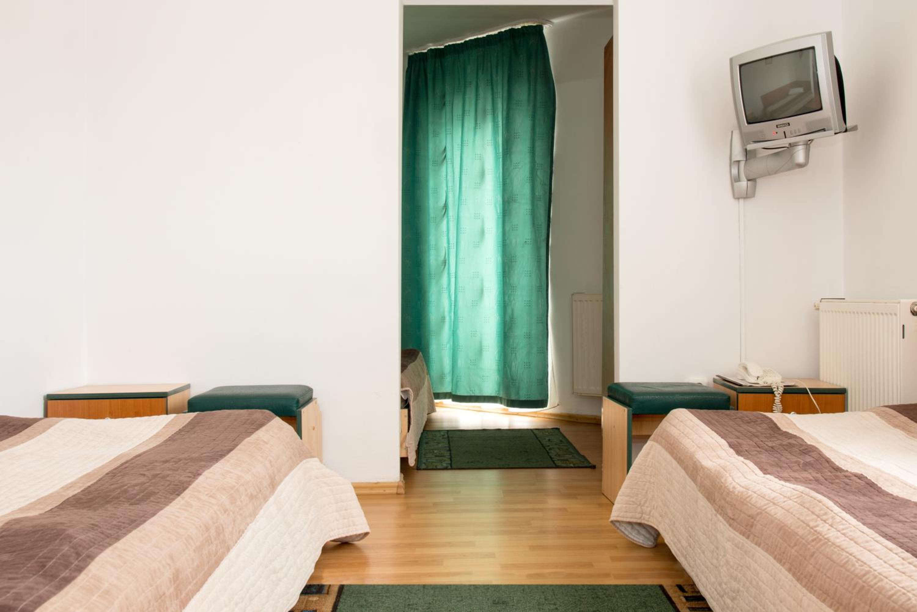 Triple Room - Photo 2