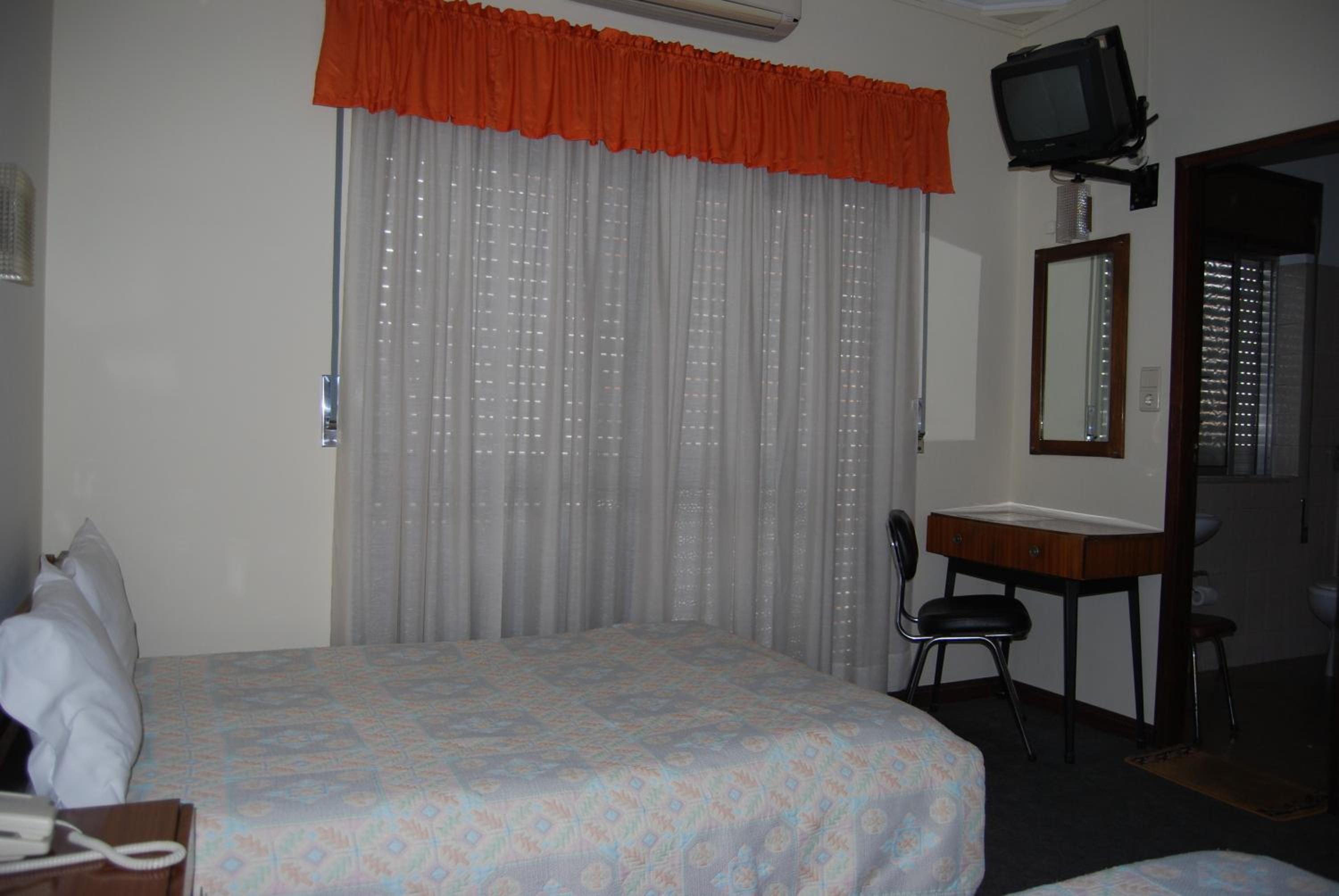 Double Room with Extra Bed (3 Adults) photo 3