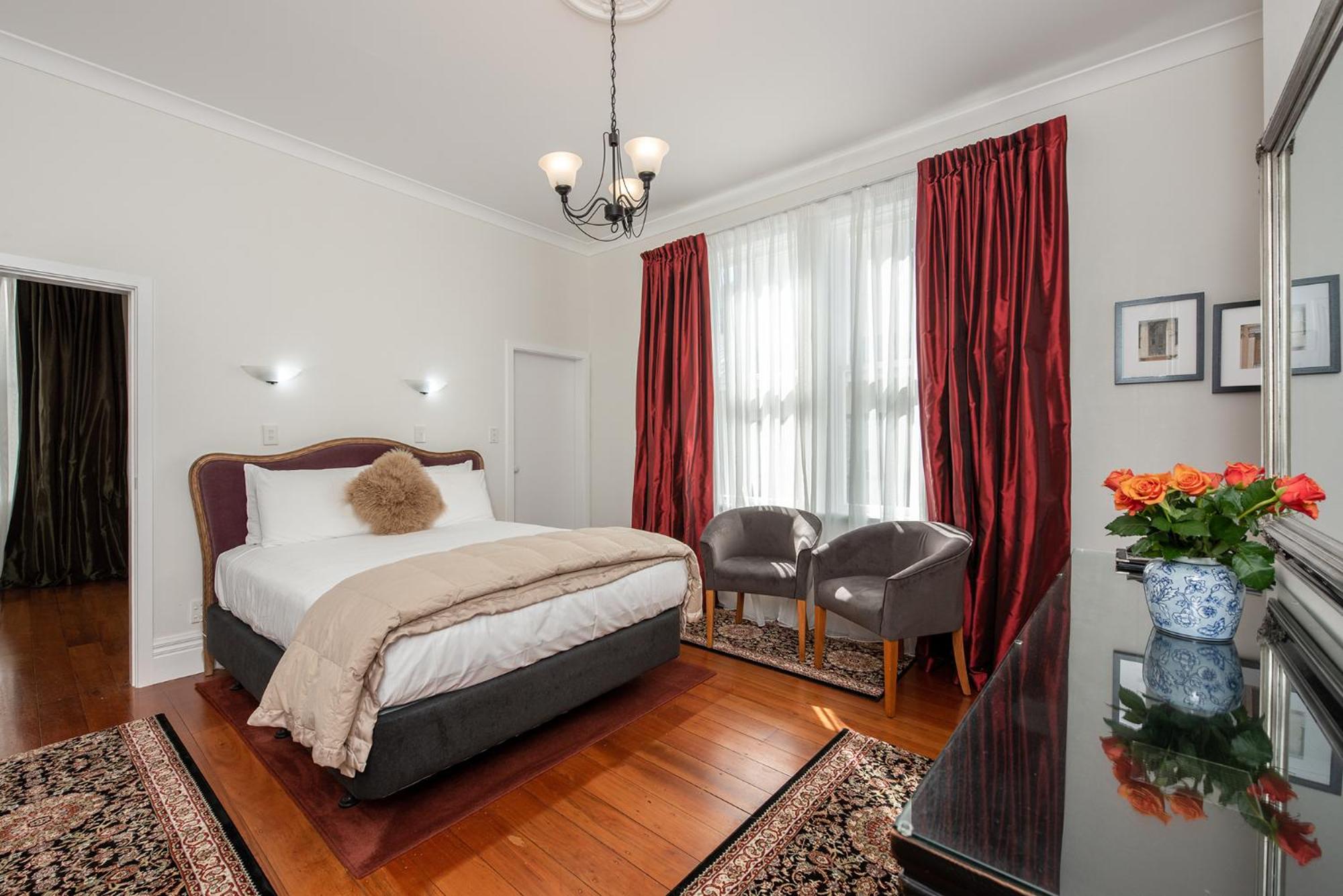 One-Bedroom Family Suite photo 1
