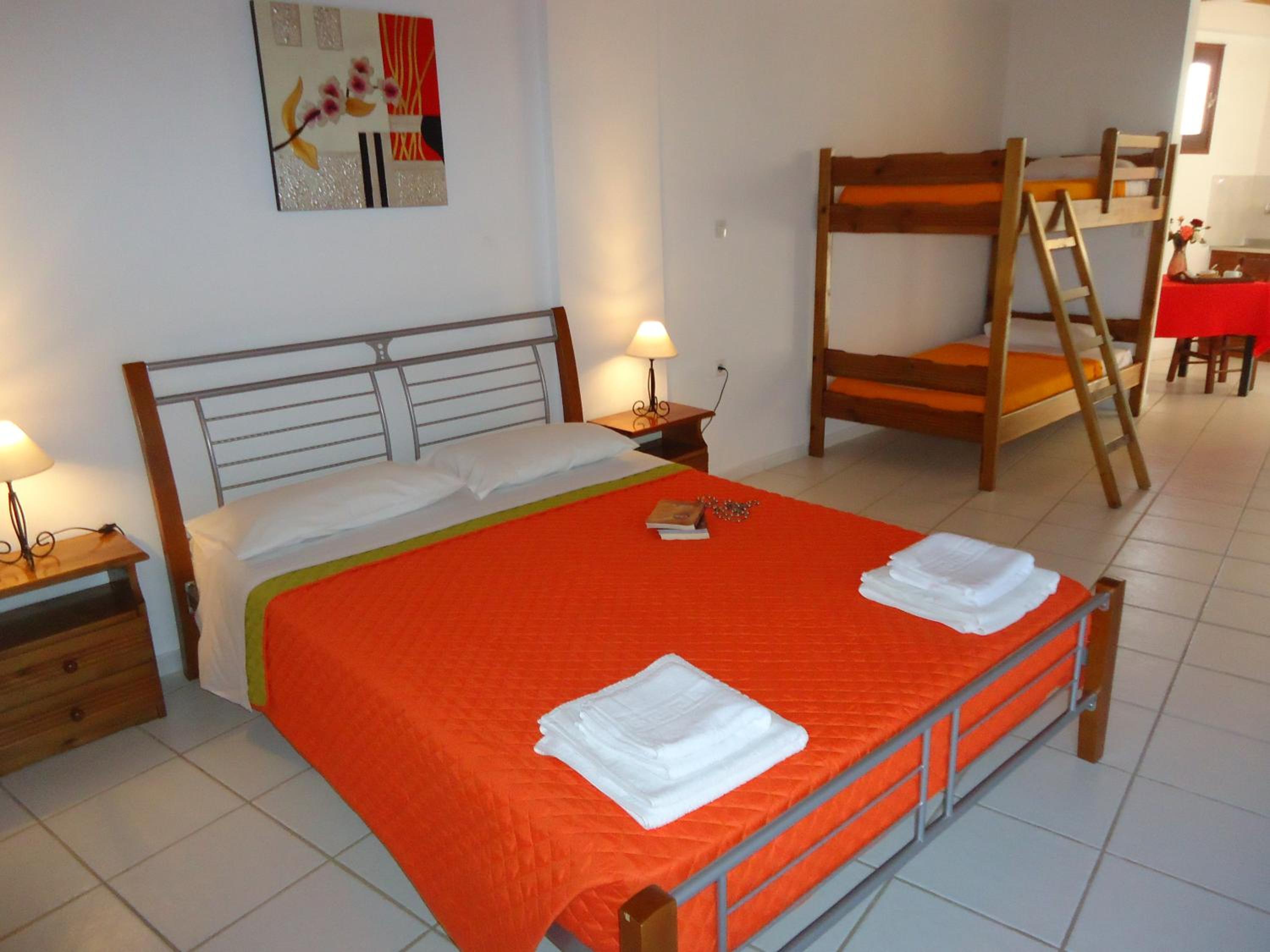 Studio (4 Adults)