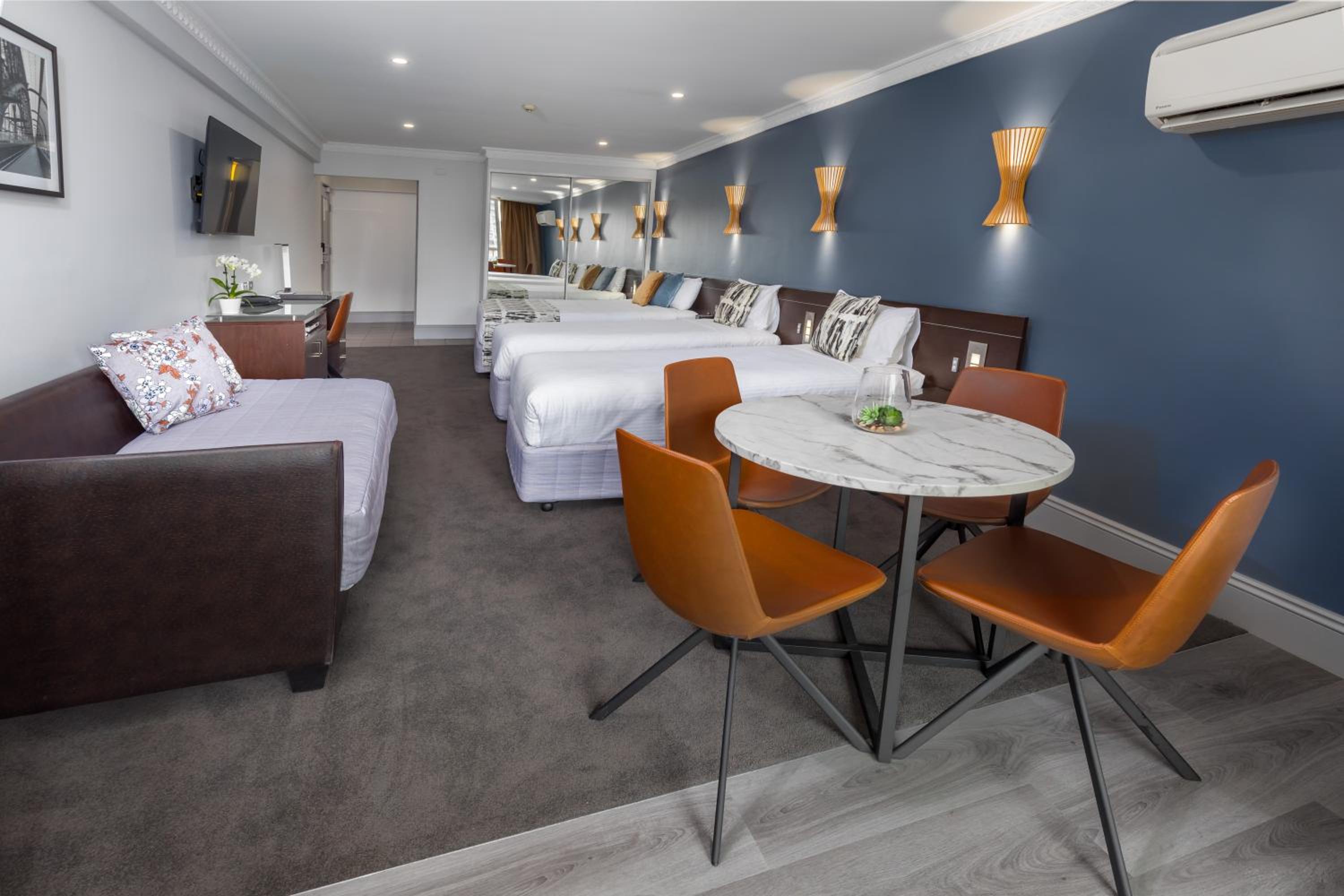 Deluxe Family Room (5 Adults)
