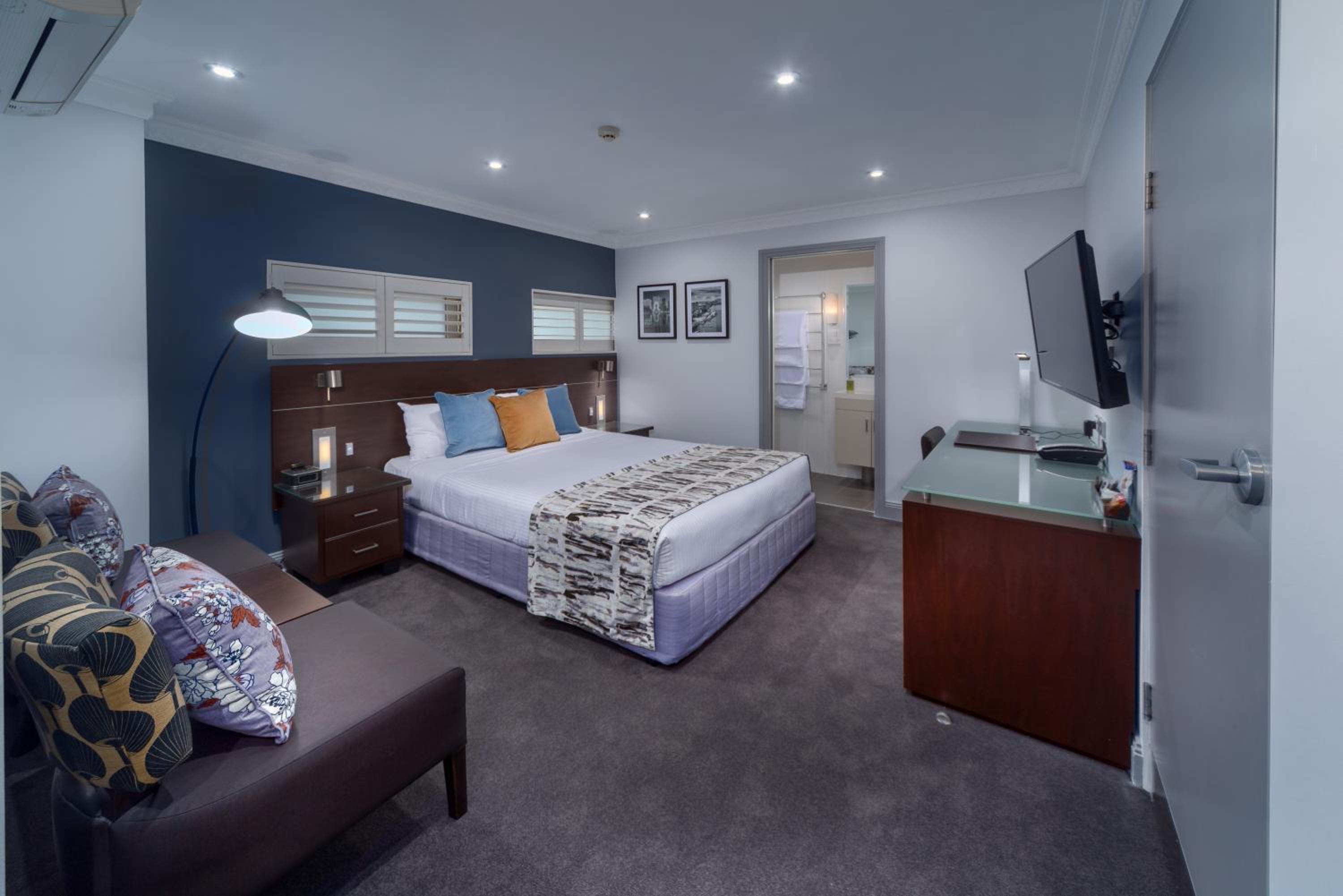 Budget Queen Room