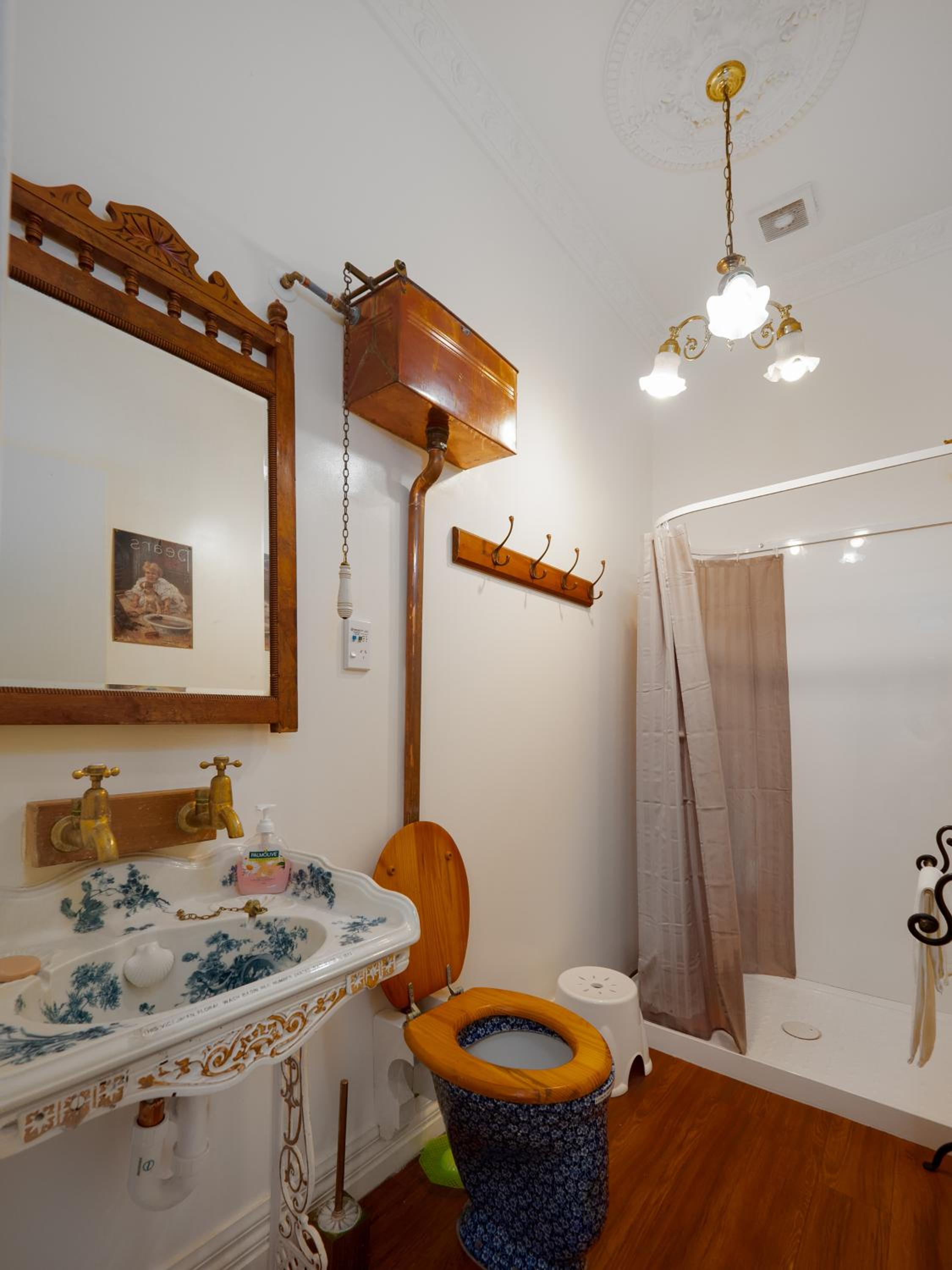 Deluxe King Room photo 2