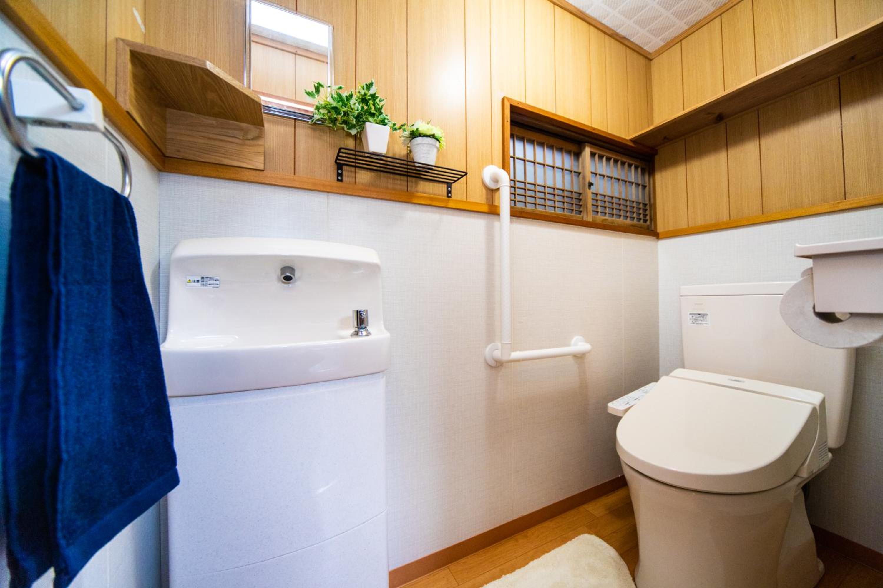 Two-Bedroom House - Photo 36