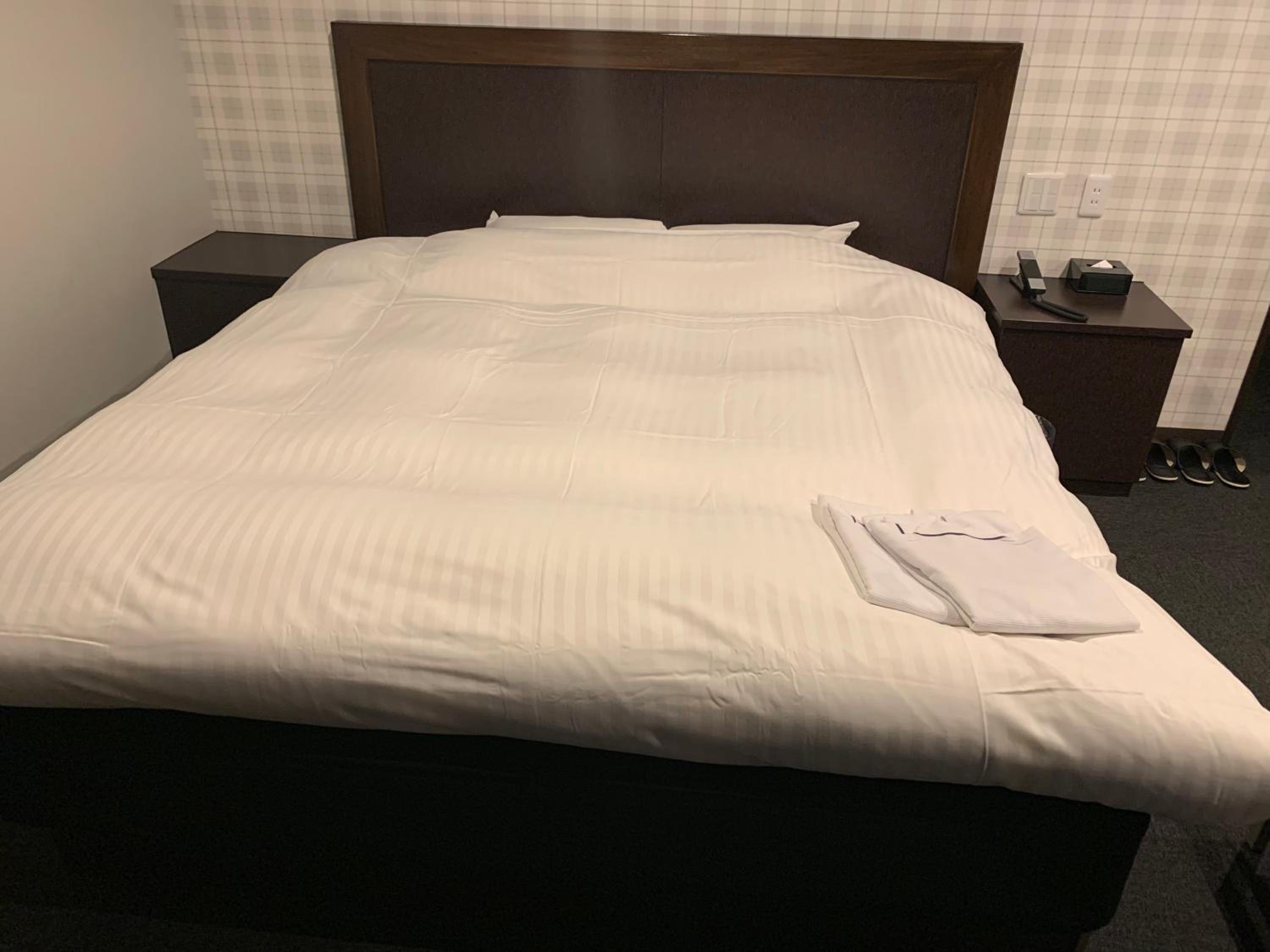 Deluxe Double Room with Two Double Beds - Non-Smoking - Photo 7
