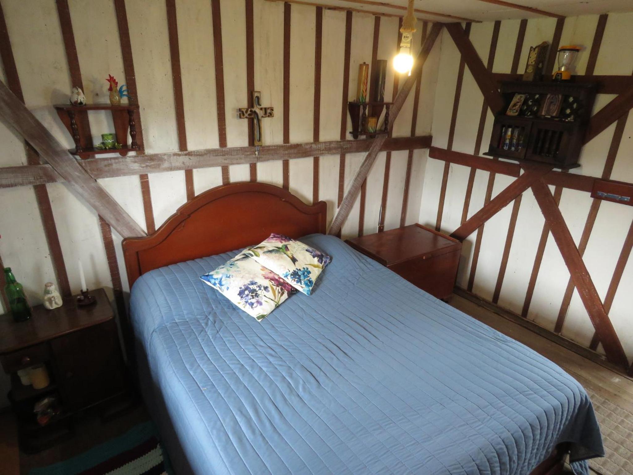 Standard Twin Room with Shared Bathroom photo 1