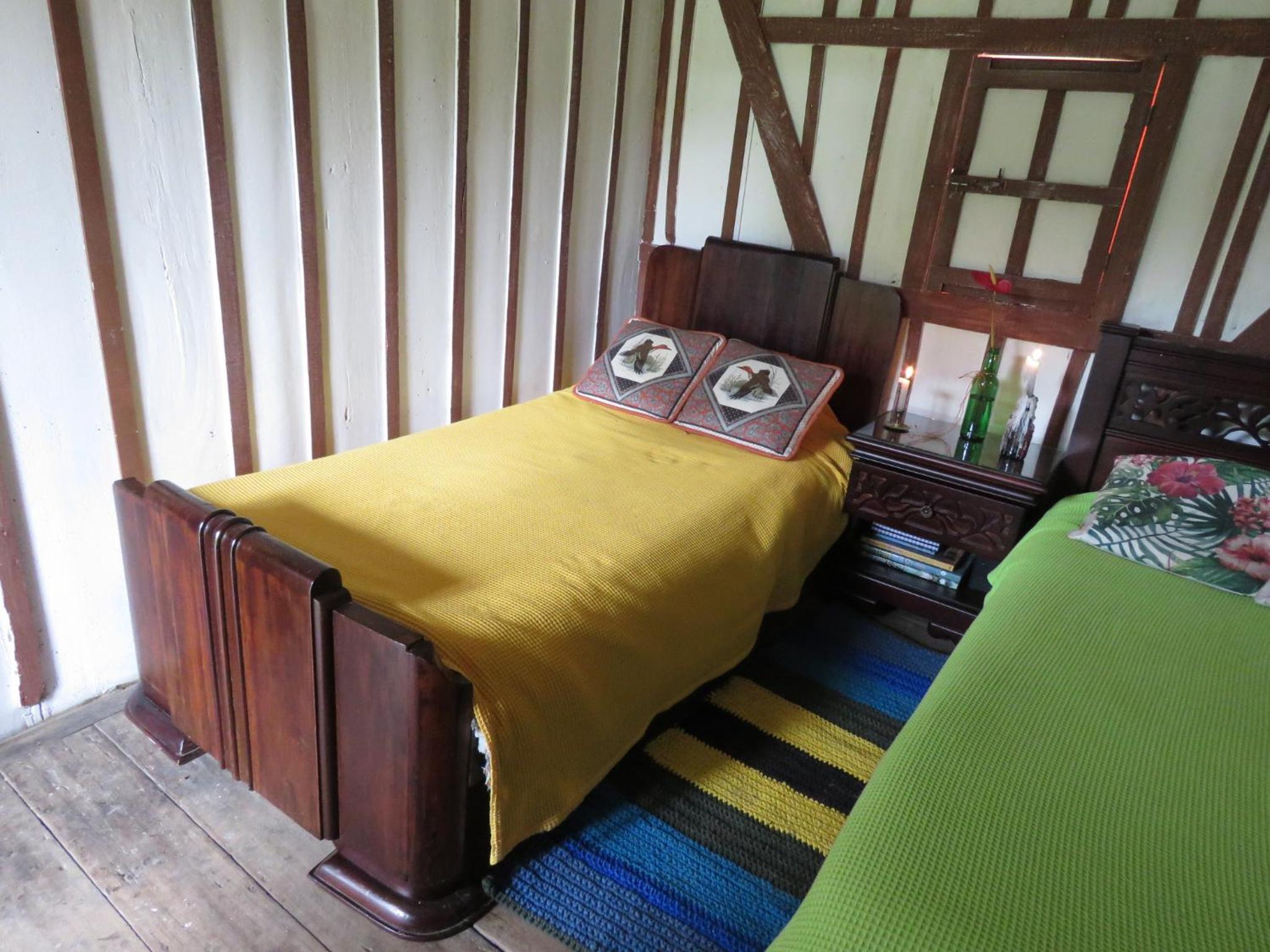 Standard Twin Room with Shared Bathroom photo 1