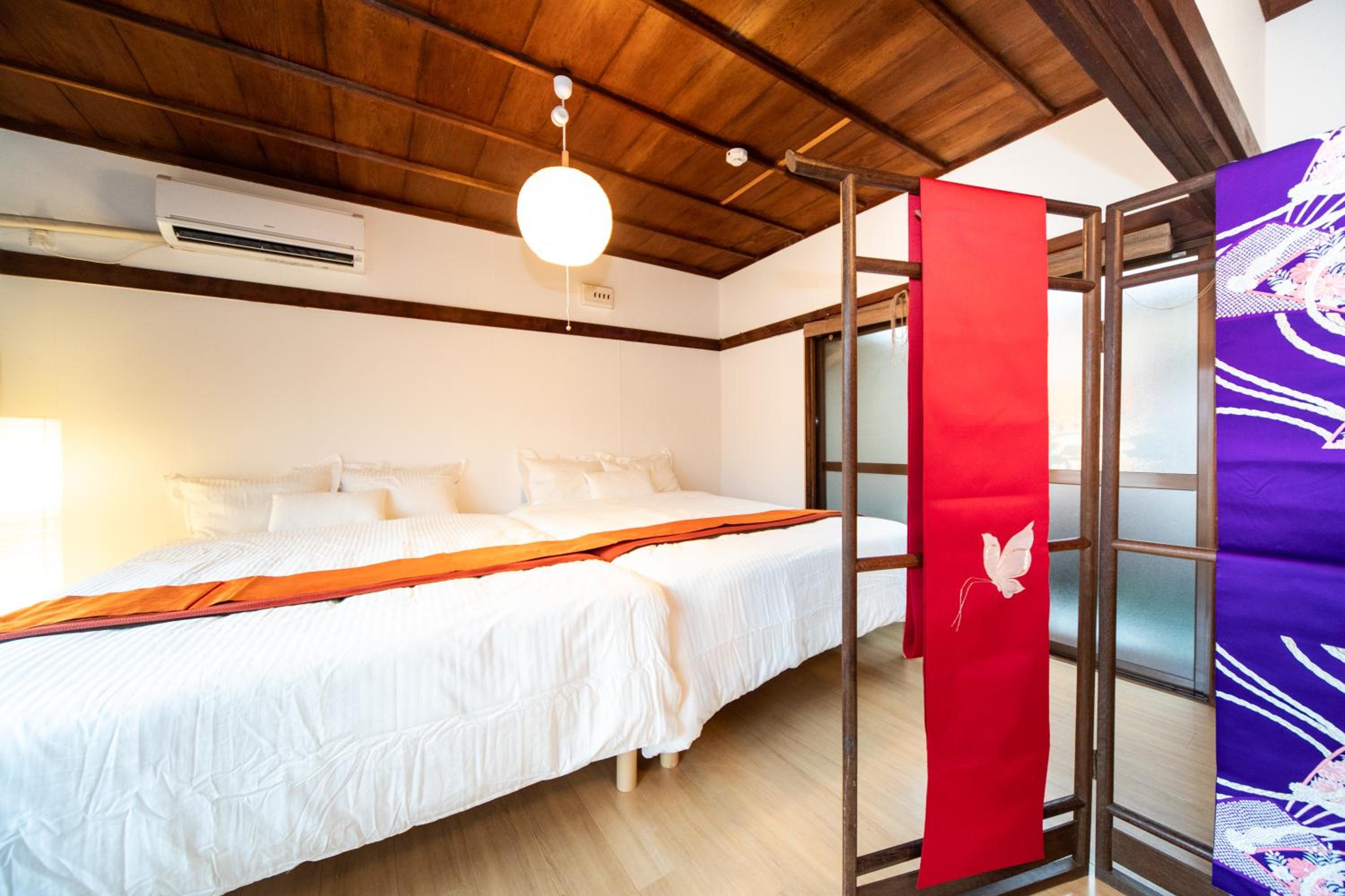 Two-Bedroom House - Photo 29