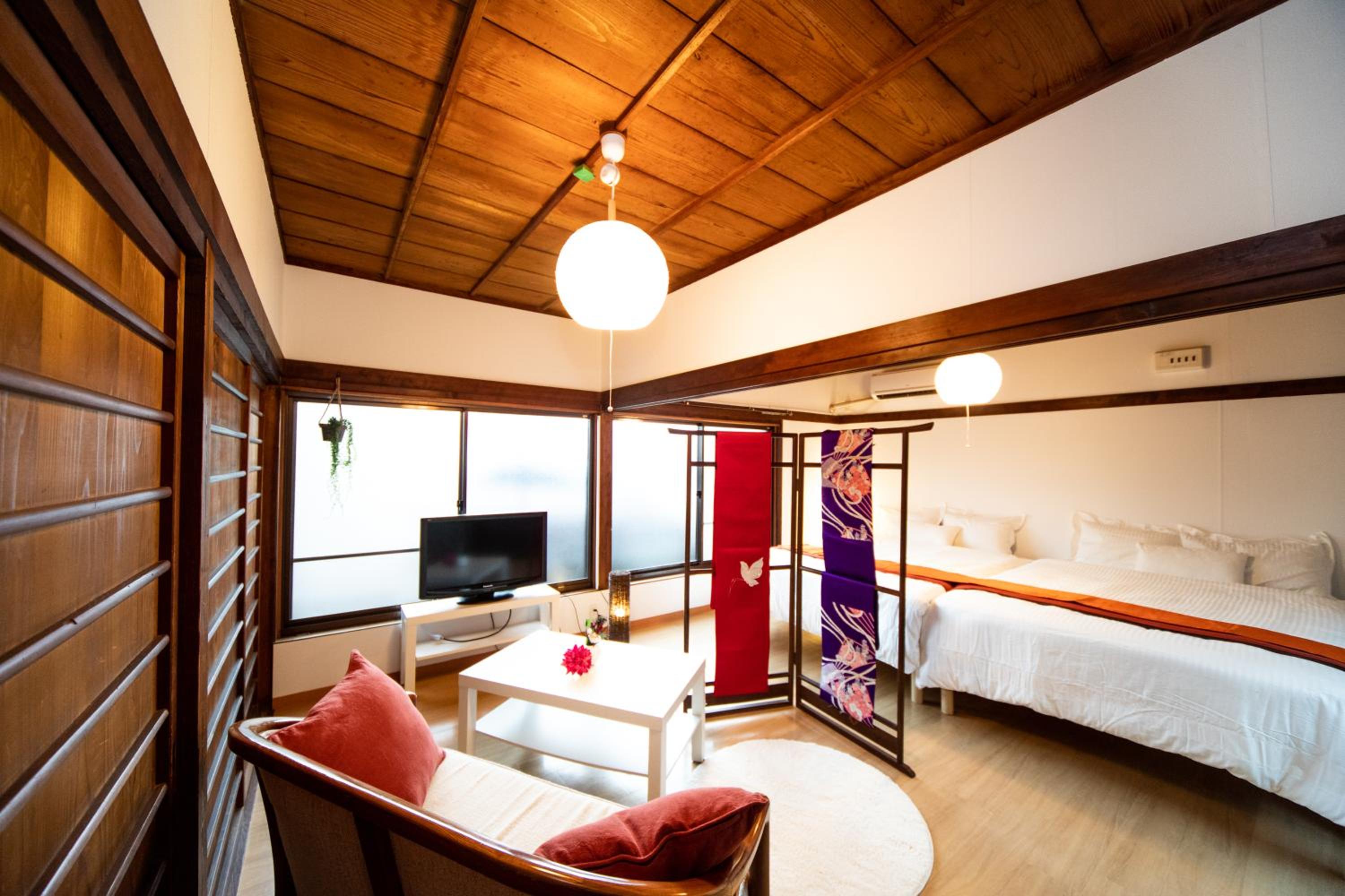 Two-Bedroom House - Photo 26