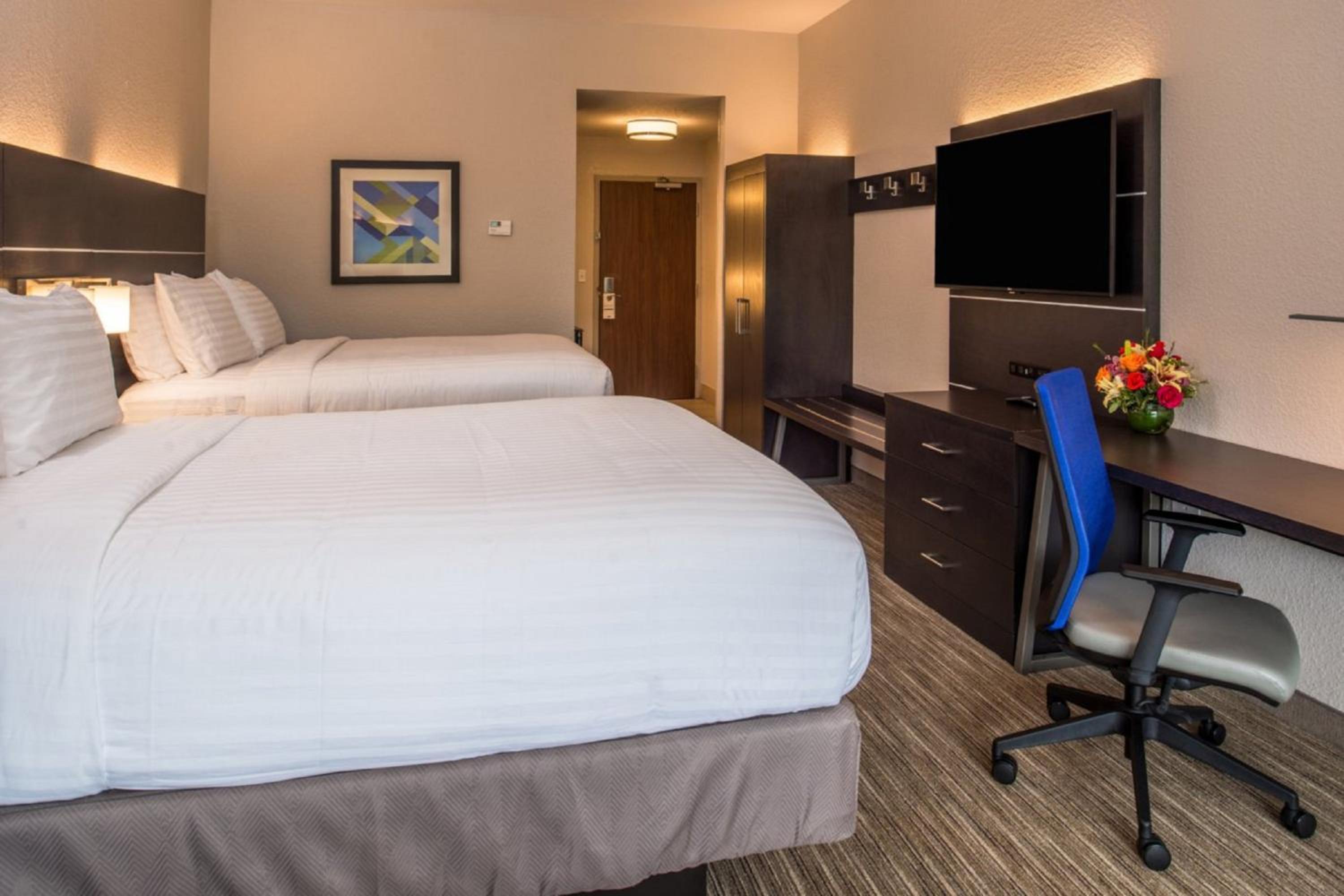 Standard Room with Two Queen Beds