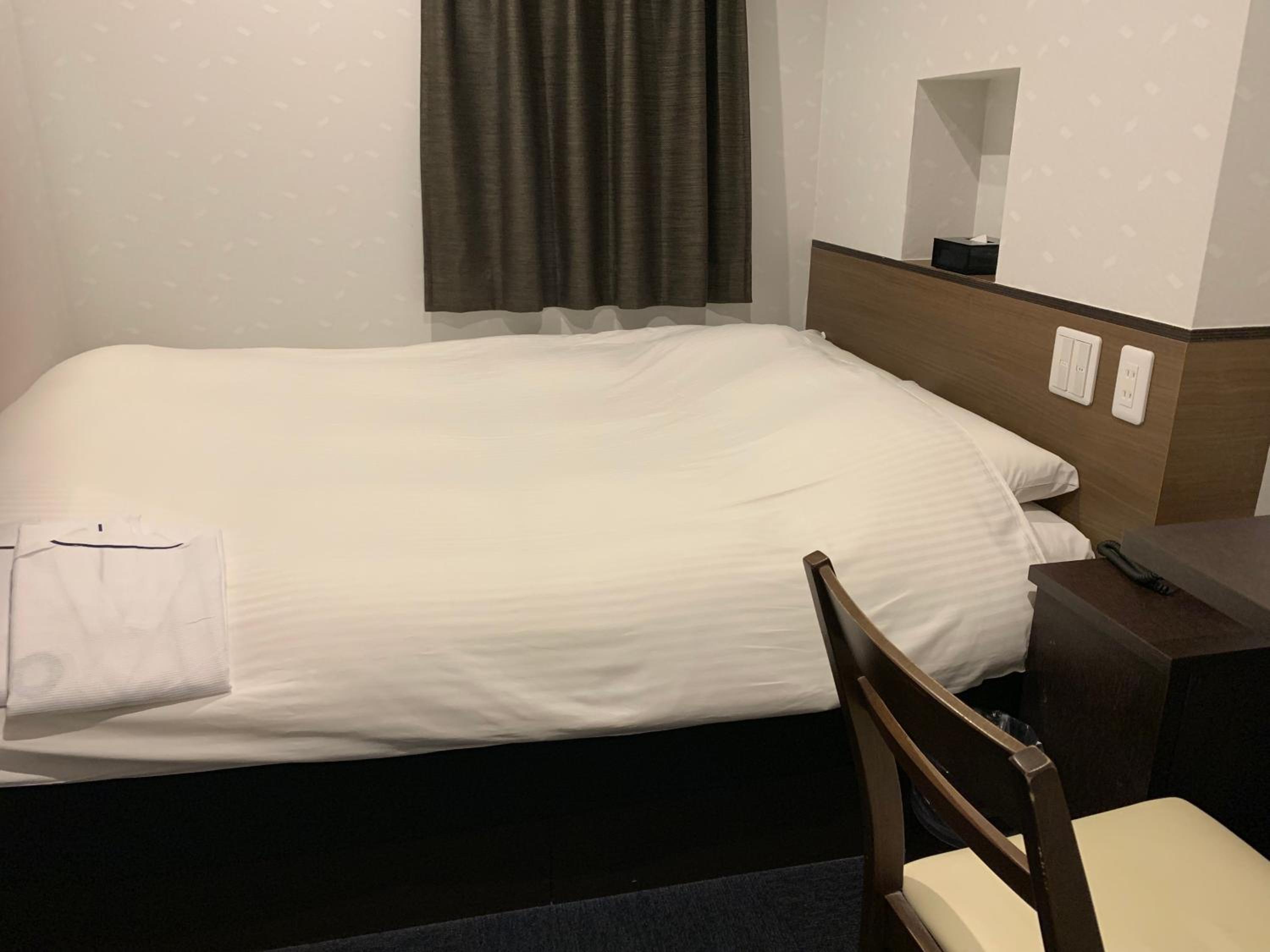 Double Room - Non-Smoking  - Photo 6