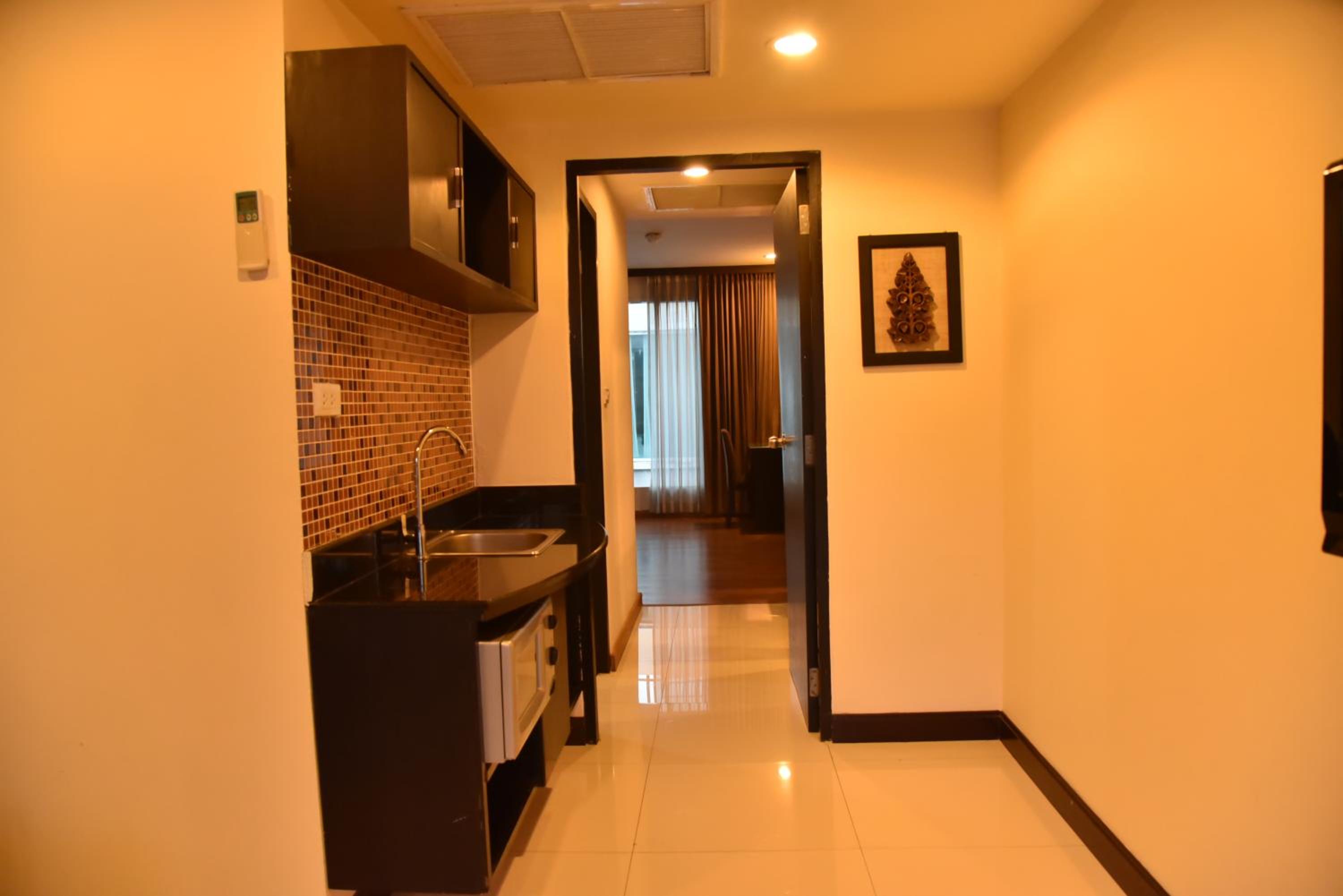 Boss Suites Nana Hotel — photo 139