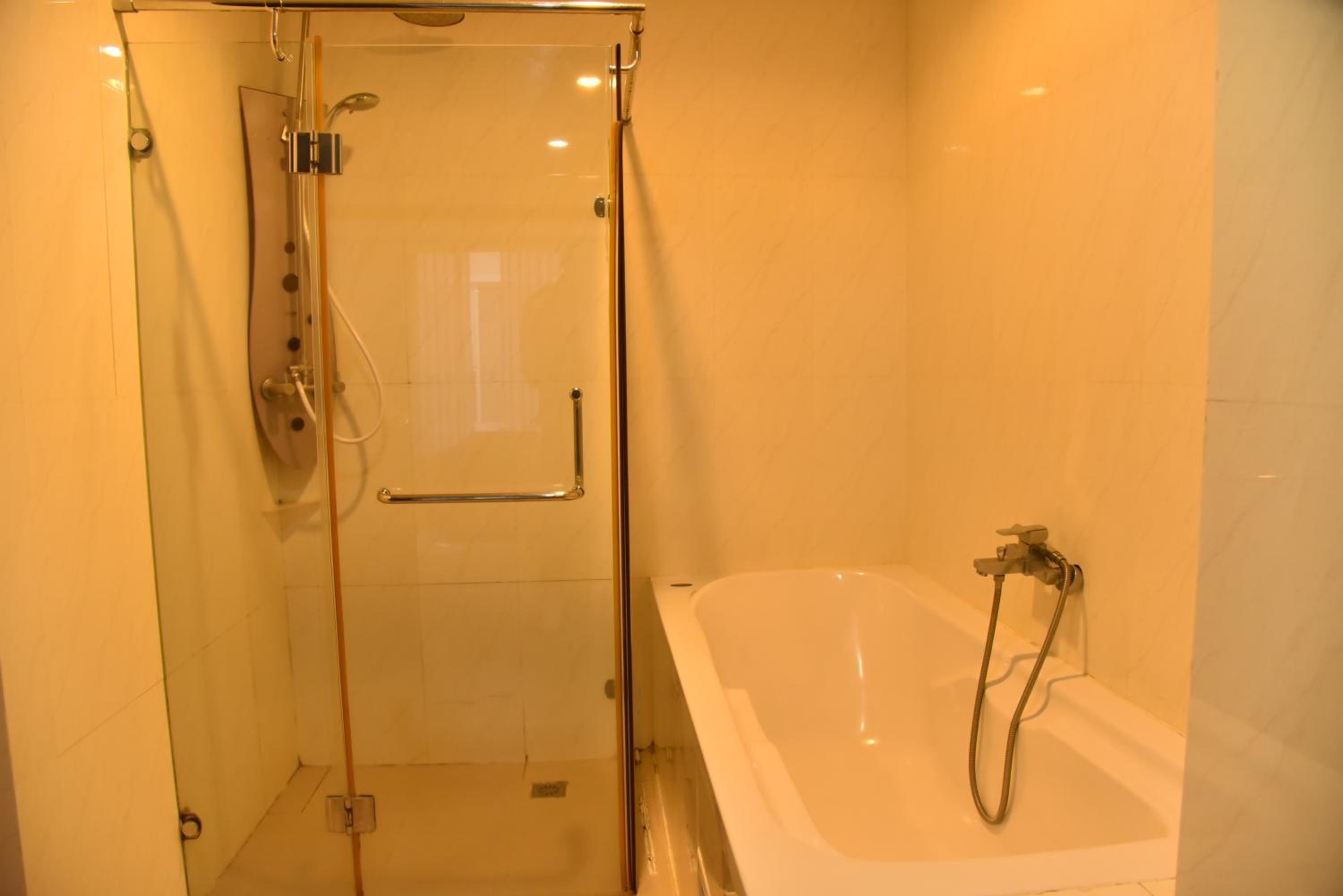 Boss Suites Nana Hotel — photo 141