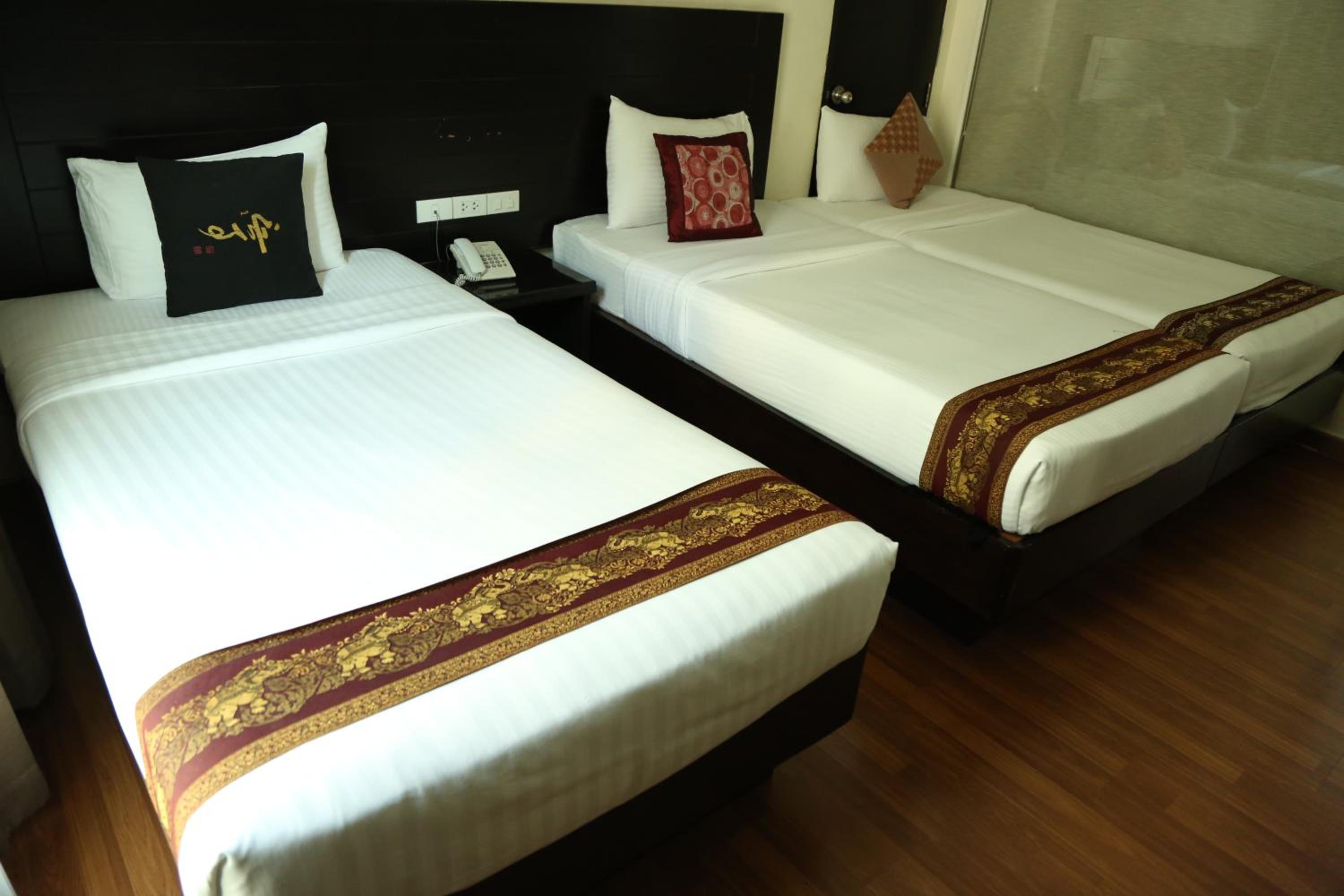 Boss Suites Nana Hotel — photo 144
