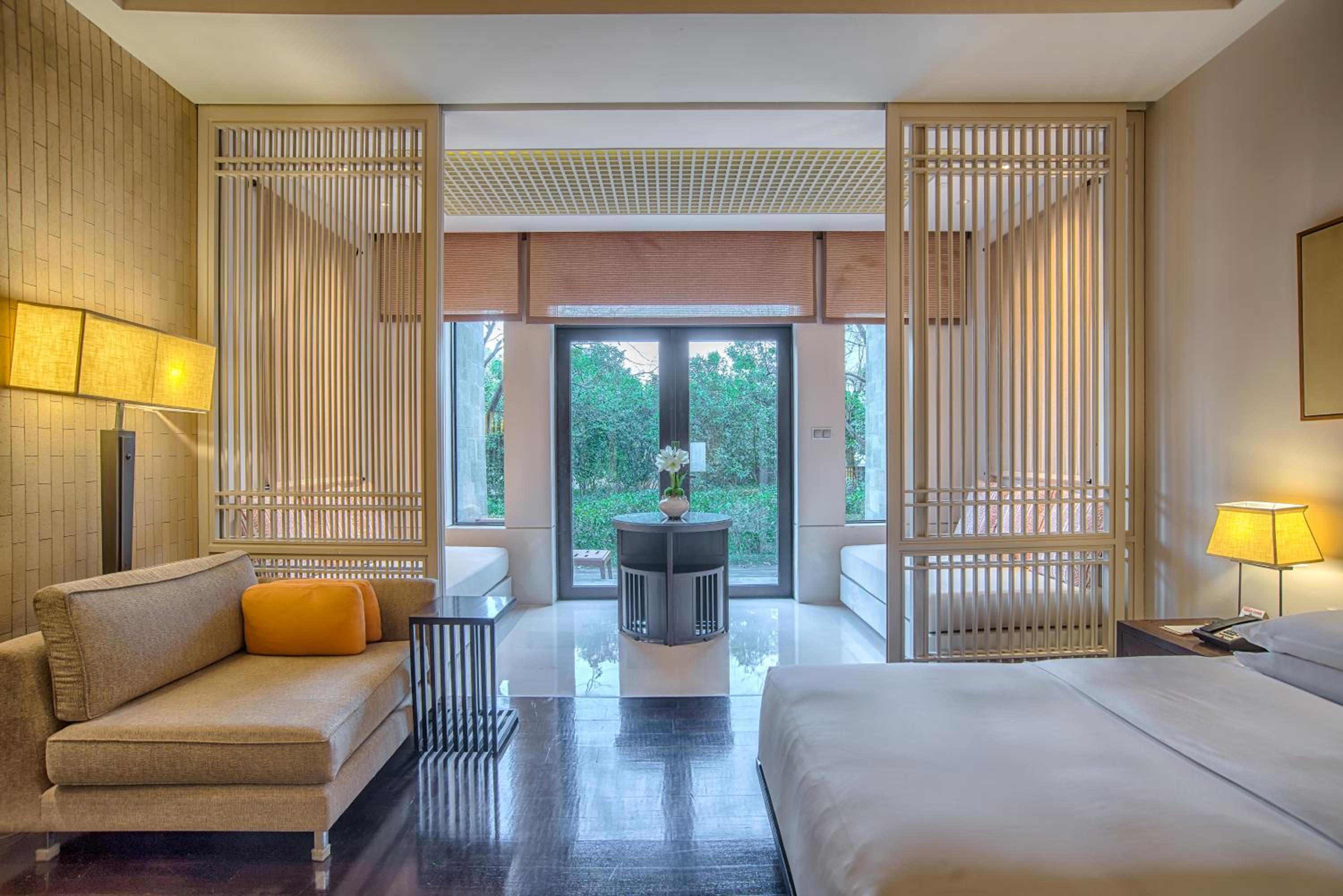 King Room with Courtyard and Garden View photo 2