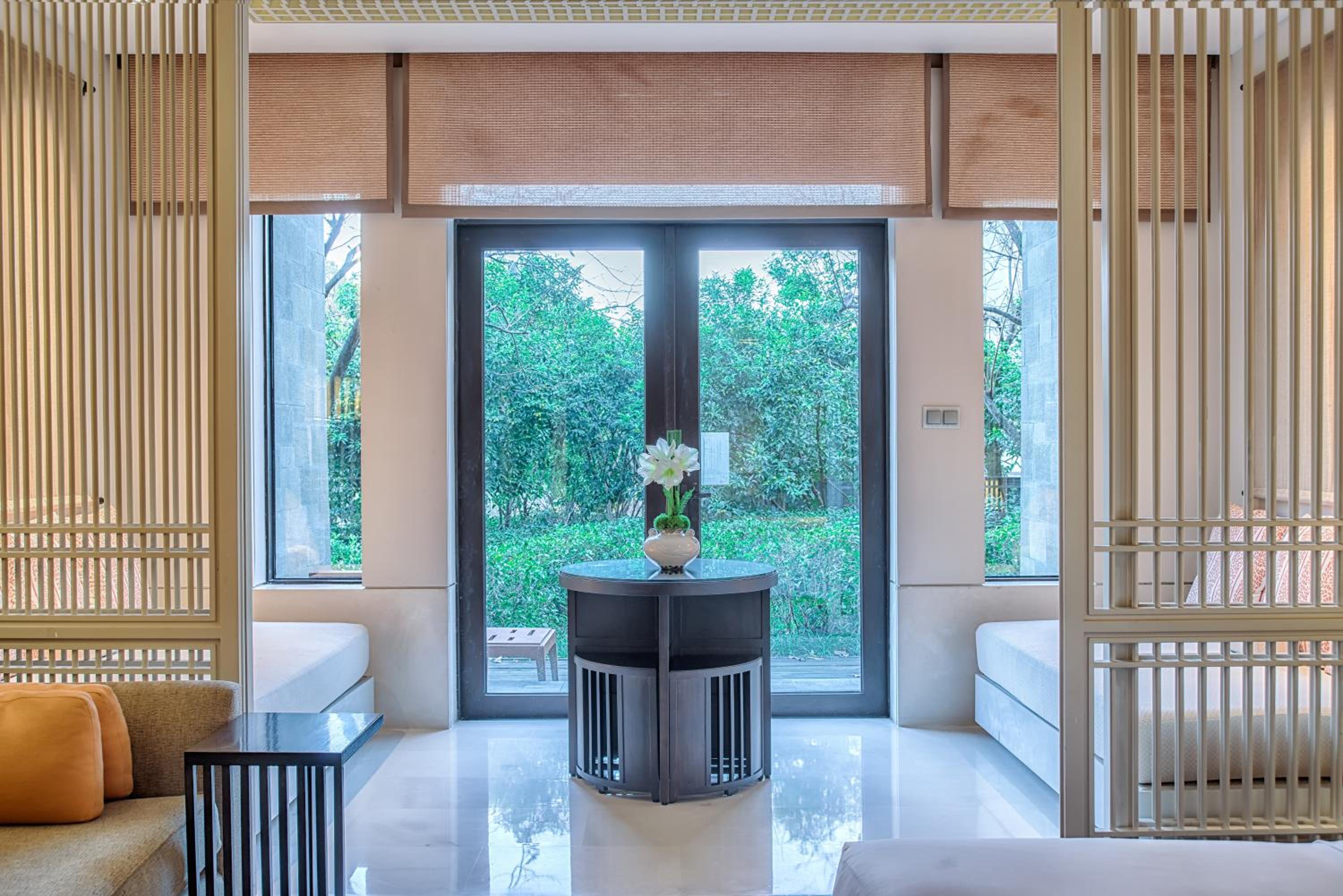 King Room with Courtyard and Garden View photo 3