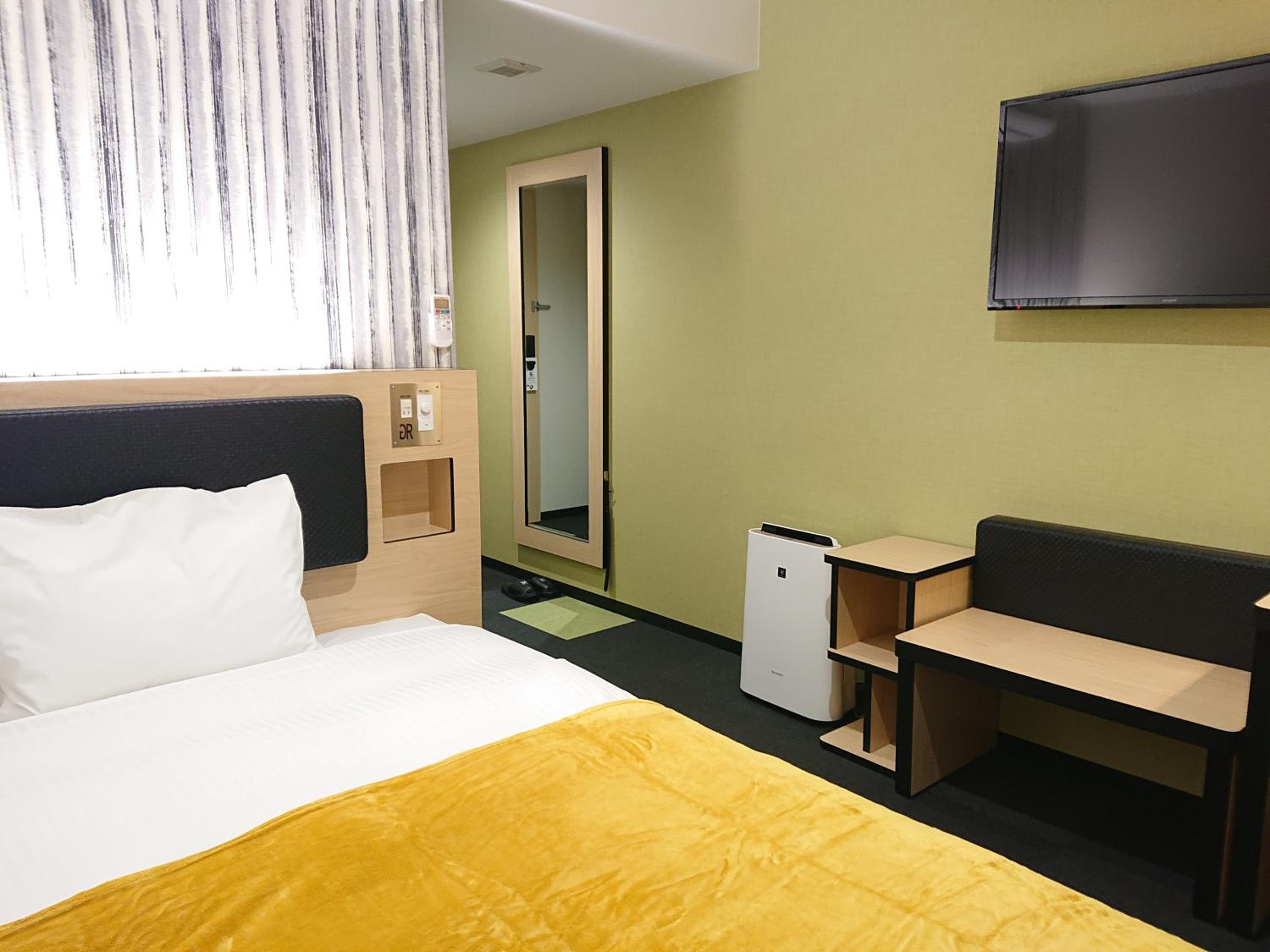Premium Single Room - Non-Smoking - Photo 1