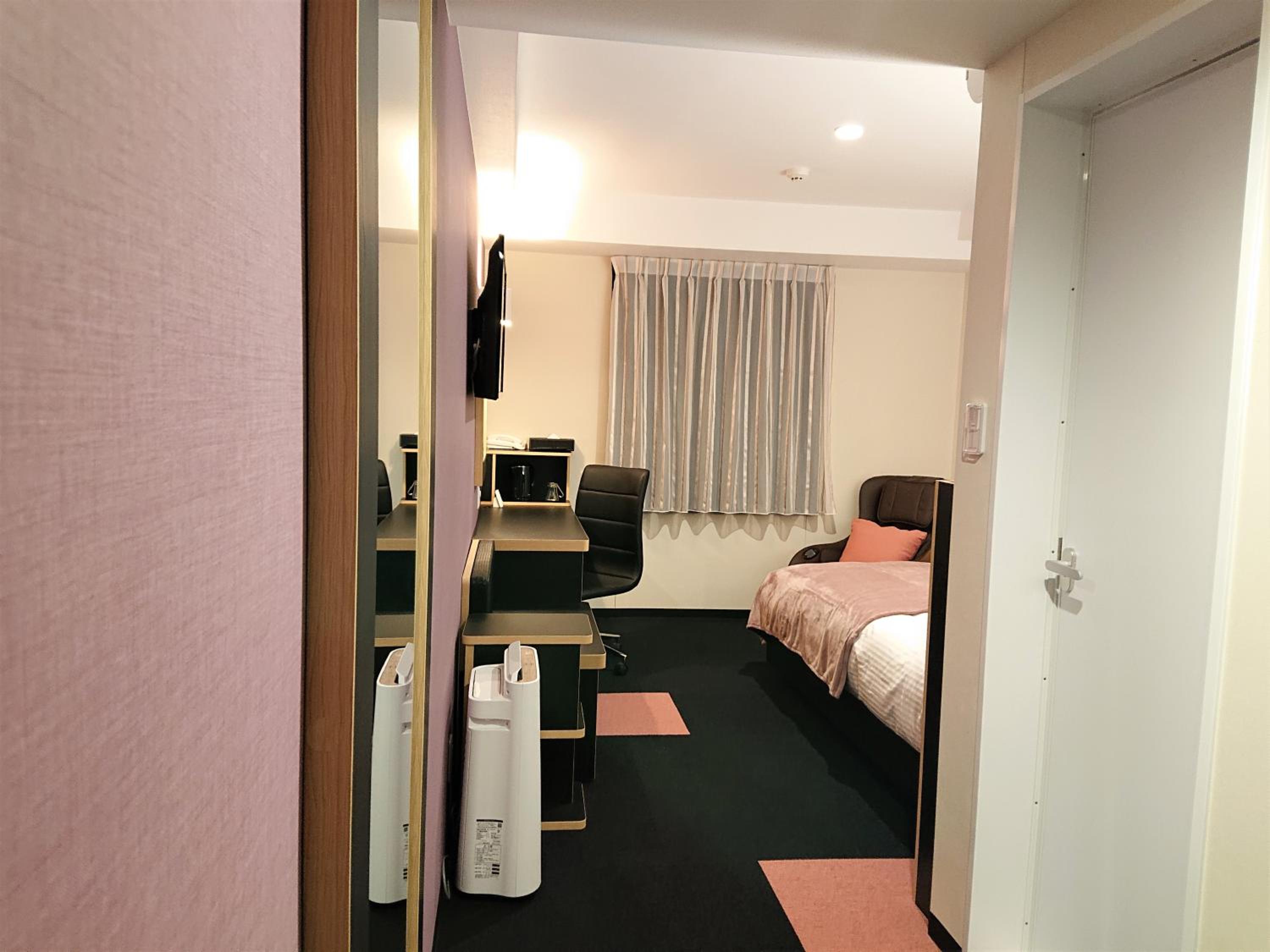 Premium Single Room - Non-Smoking - Photo 5