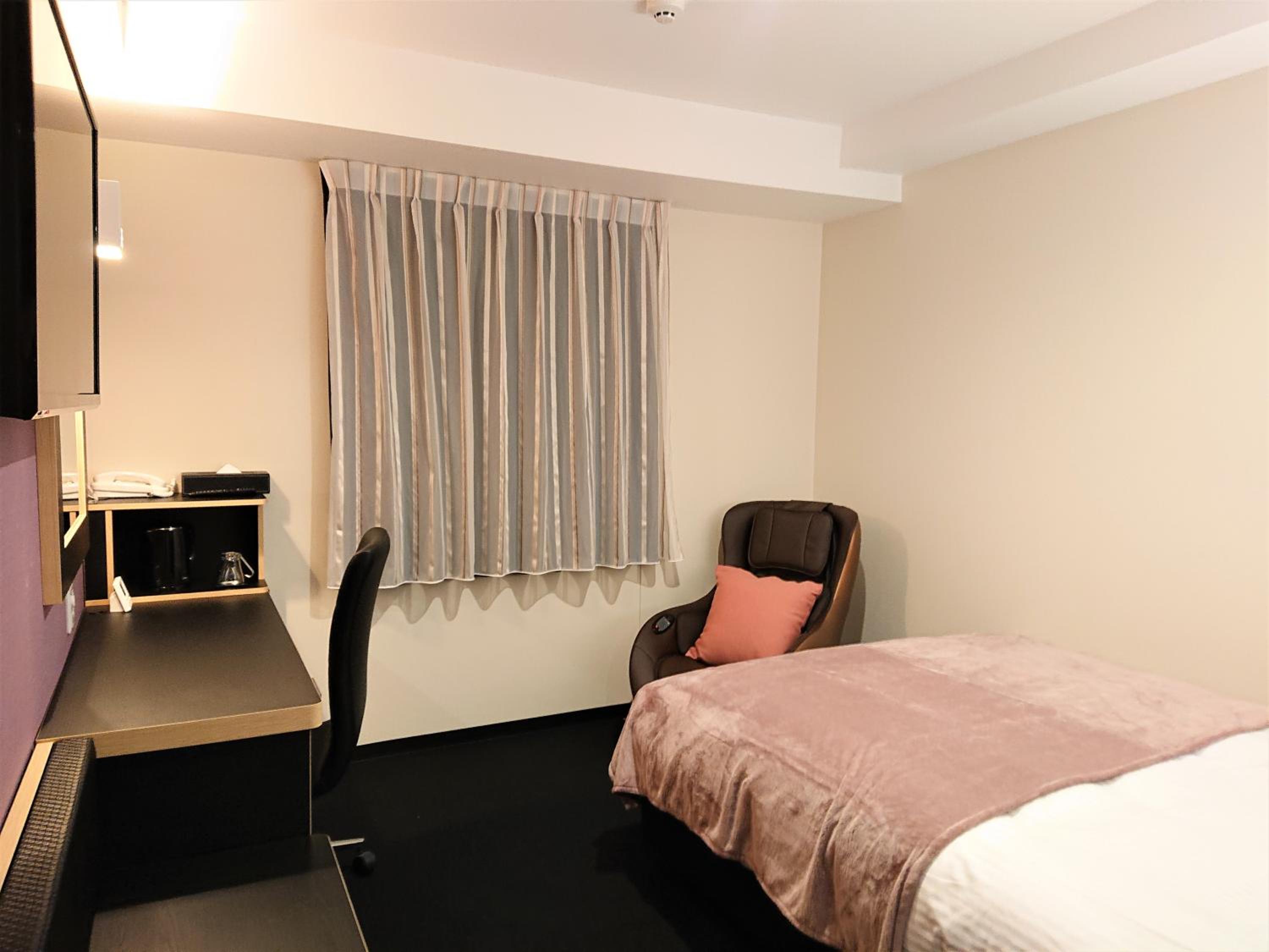 Premium Single Room - Non-Smoking - Photo 6