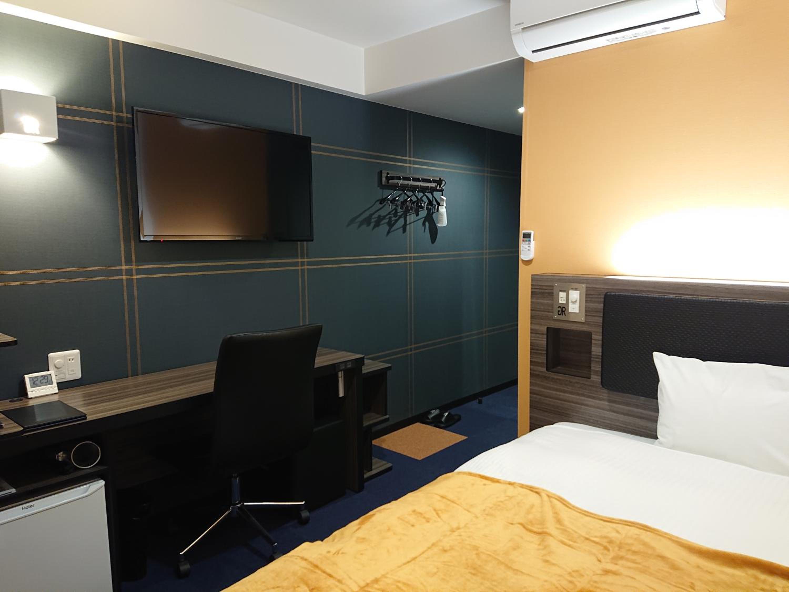 Single Room - Non-Smoking - Photo 1