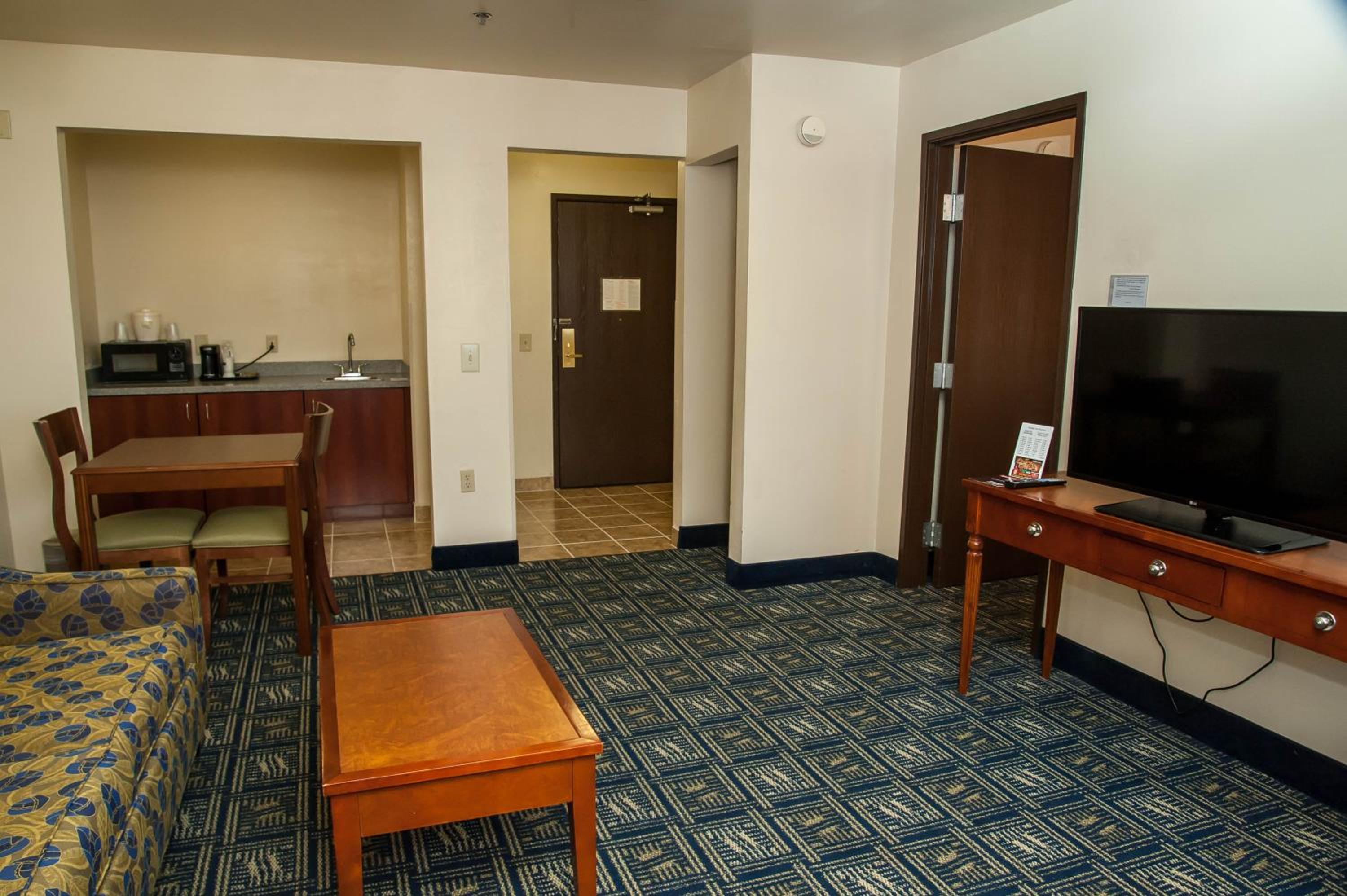 Standard King Room - Photo 1
