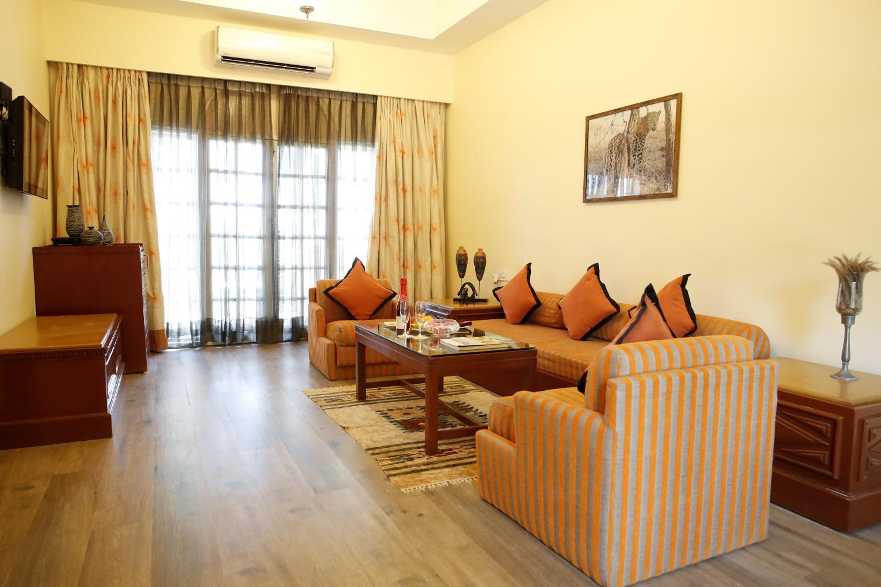 Deluxe Suite - Photo 2