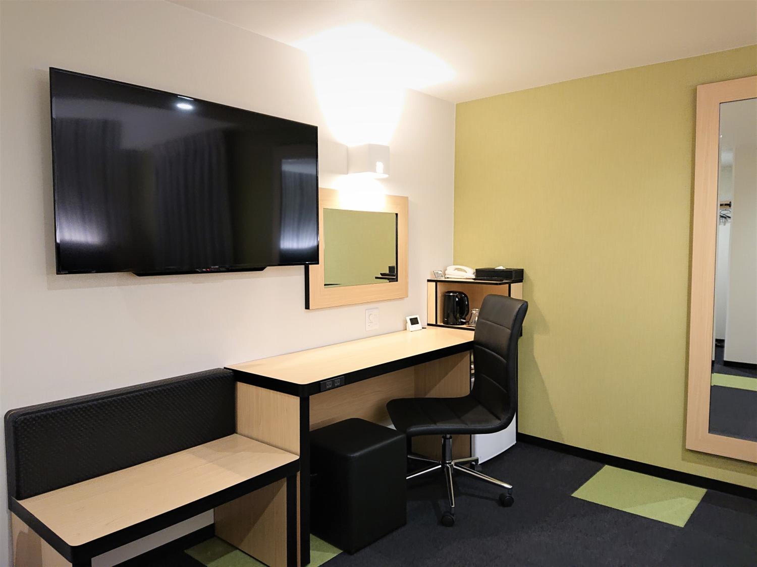 Twin Room B - Non-Smoking - Photo 13