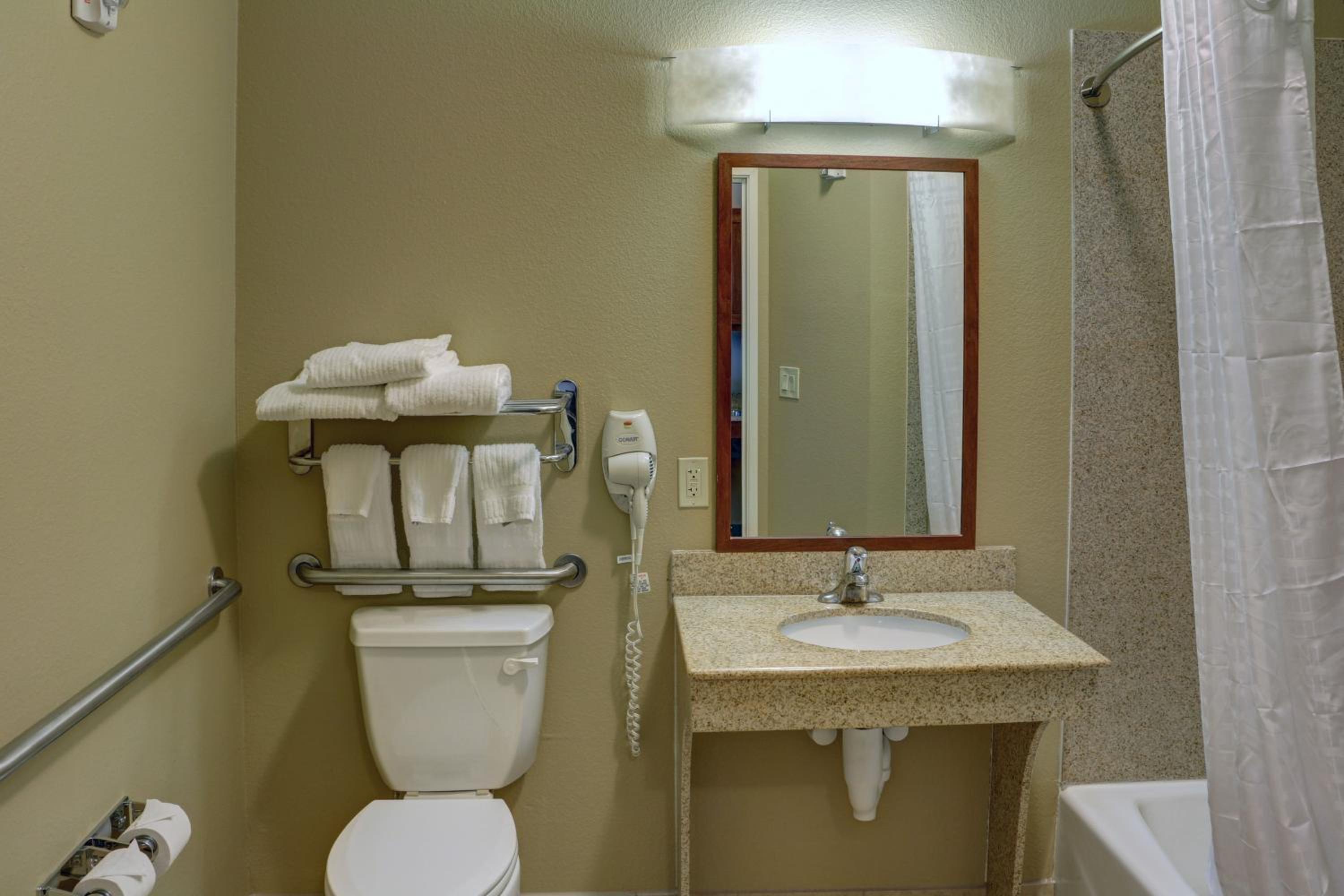 Studio Suite - Photo 1