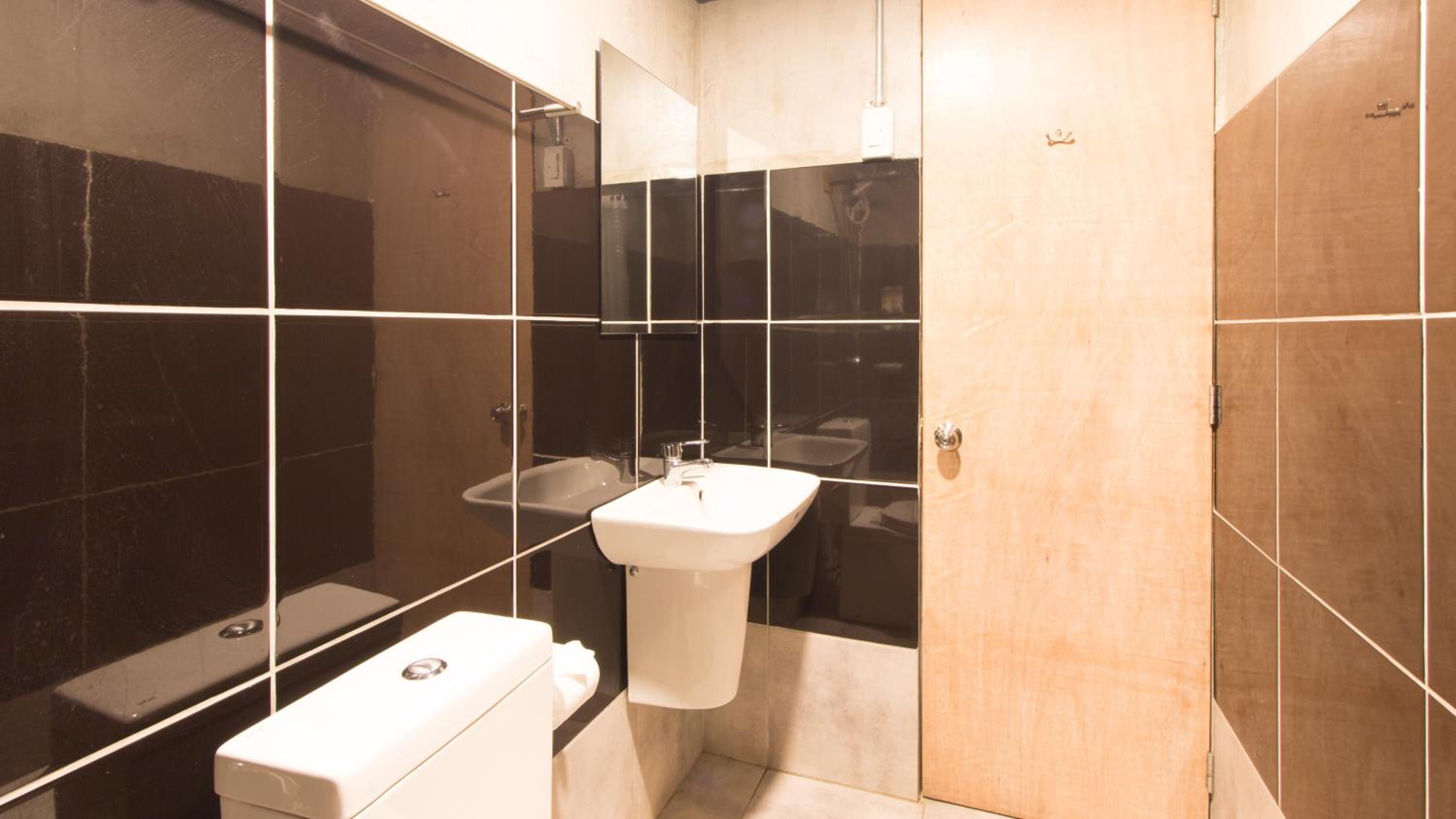 Twin Room - Photo 10