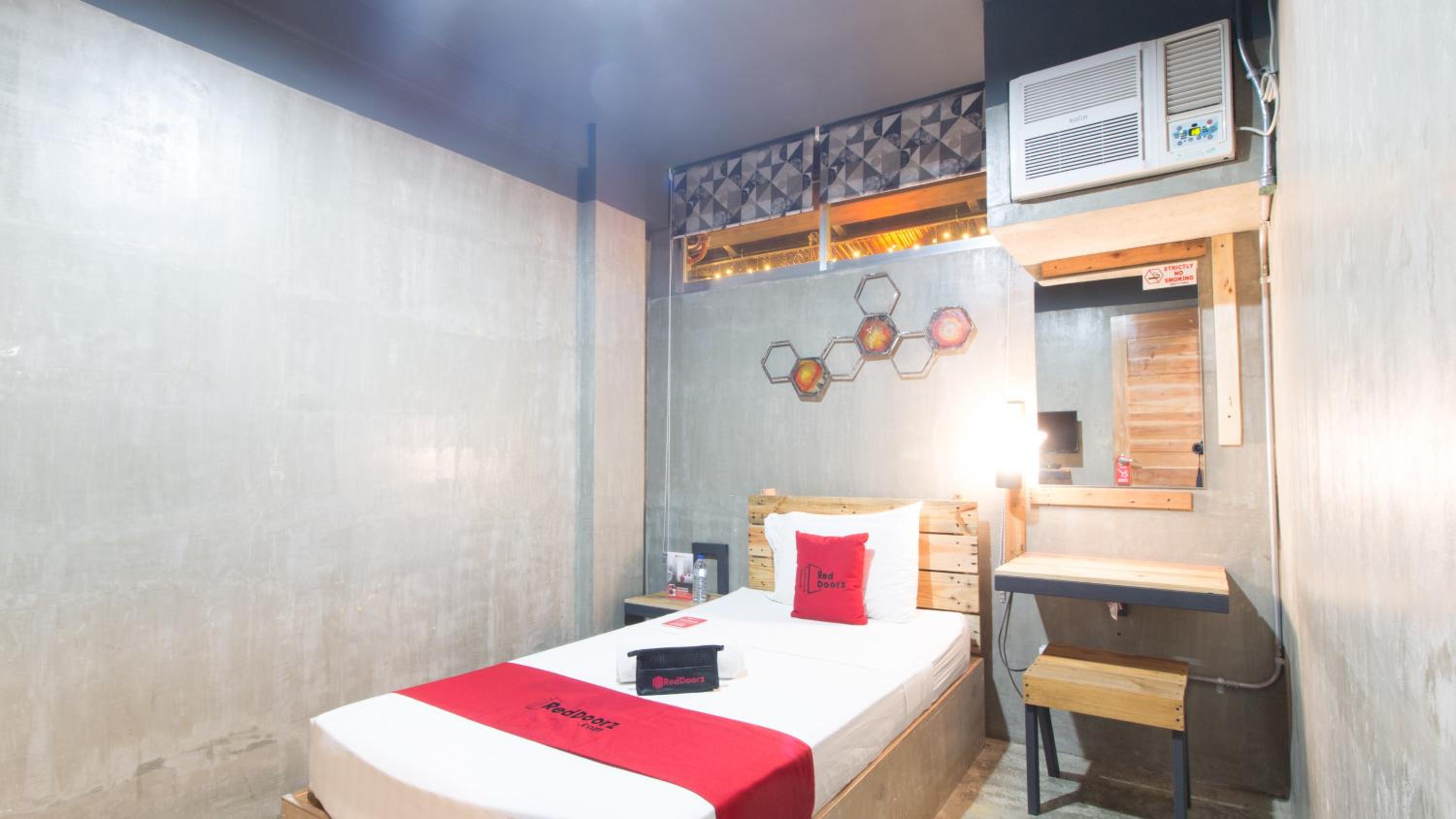Single Room photo 3