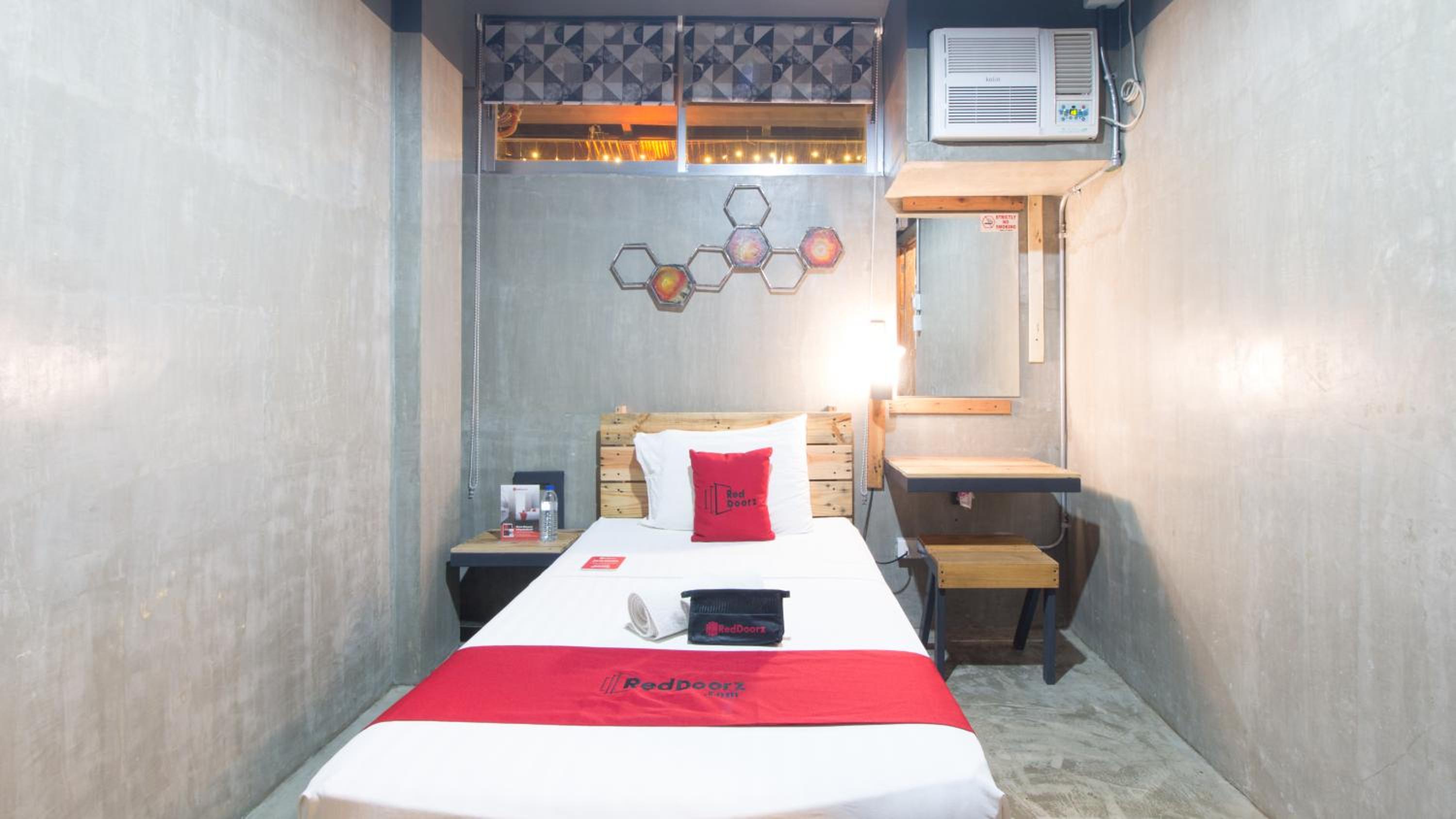 Deluxe Single Room photo 3