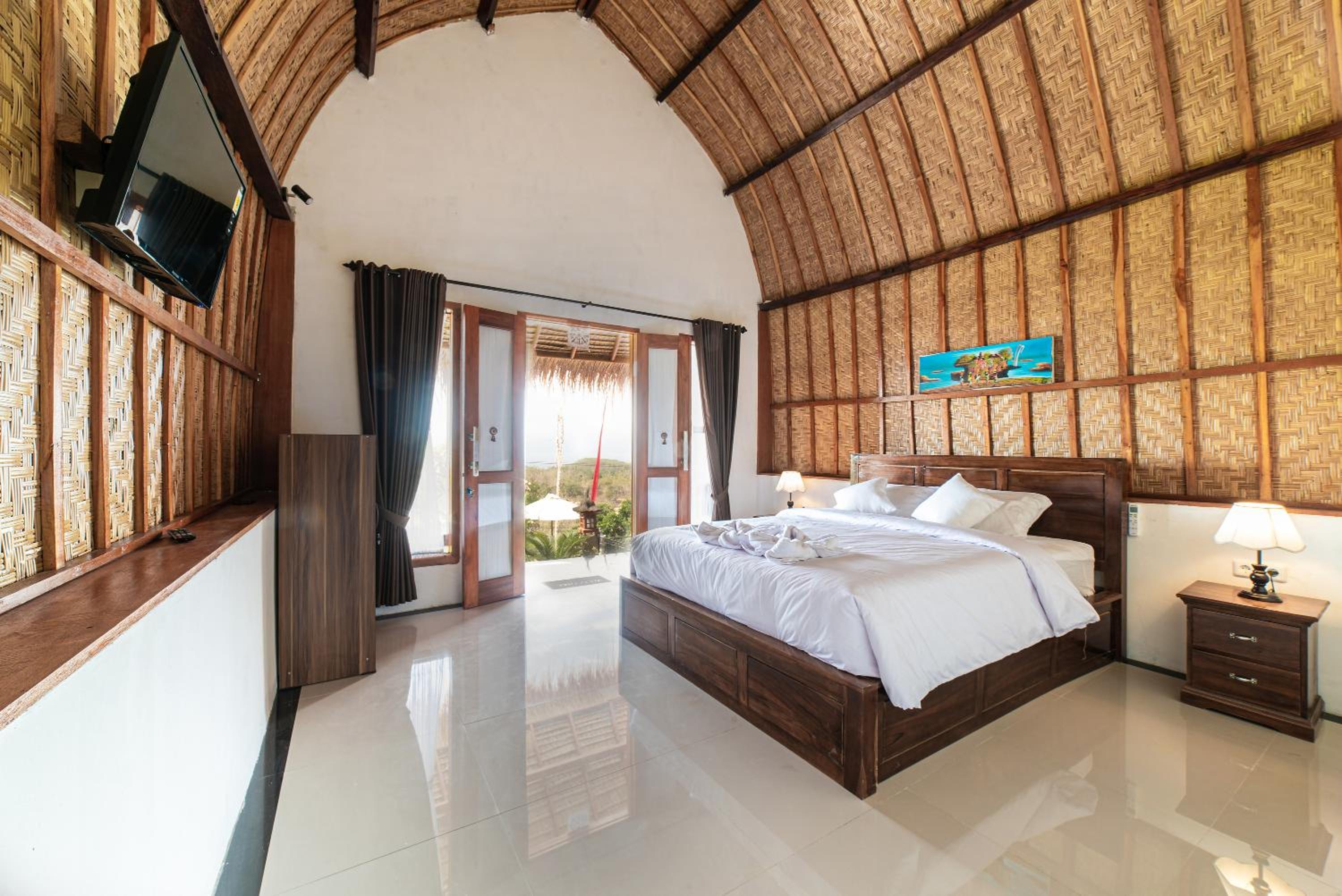 Deluxe Double Room (2 Adults + 1 Child) - Photo 26