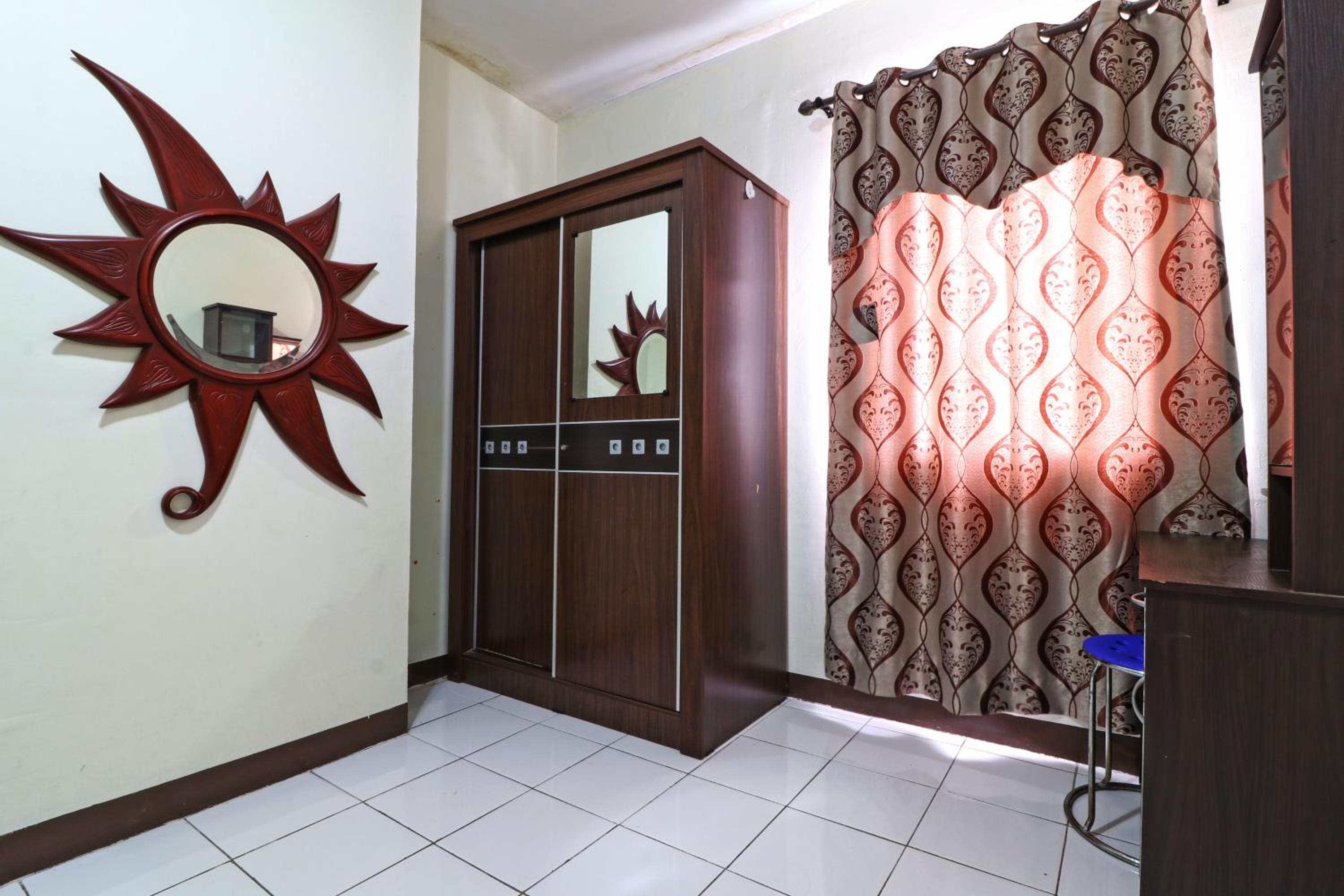 Two-Bedroom Apartment - Photo 4