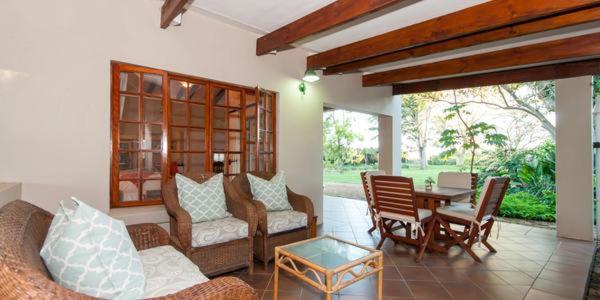 Family Room photo 3
