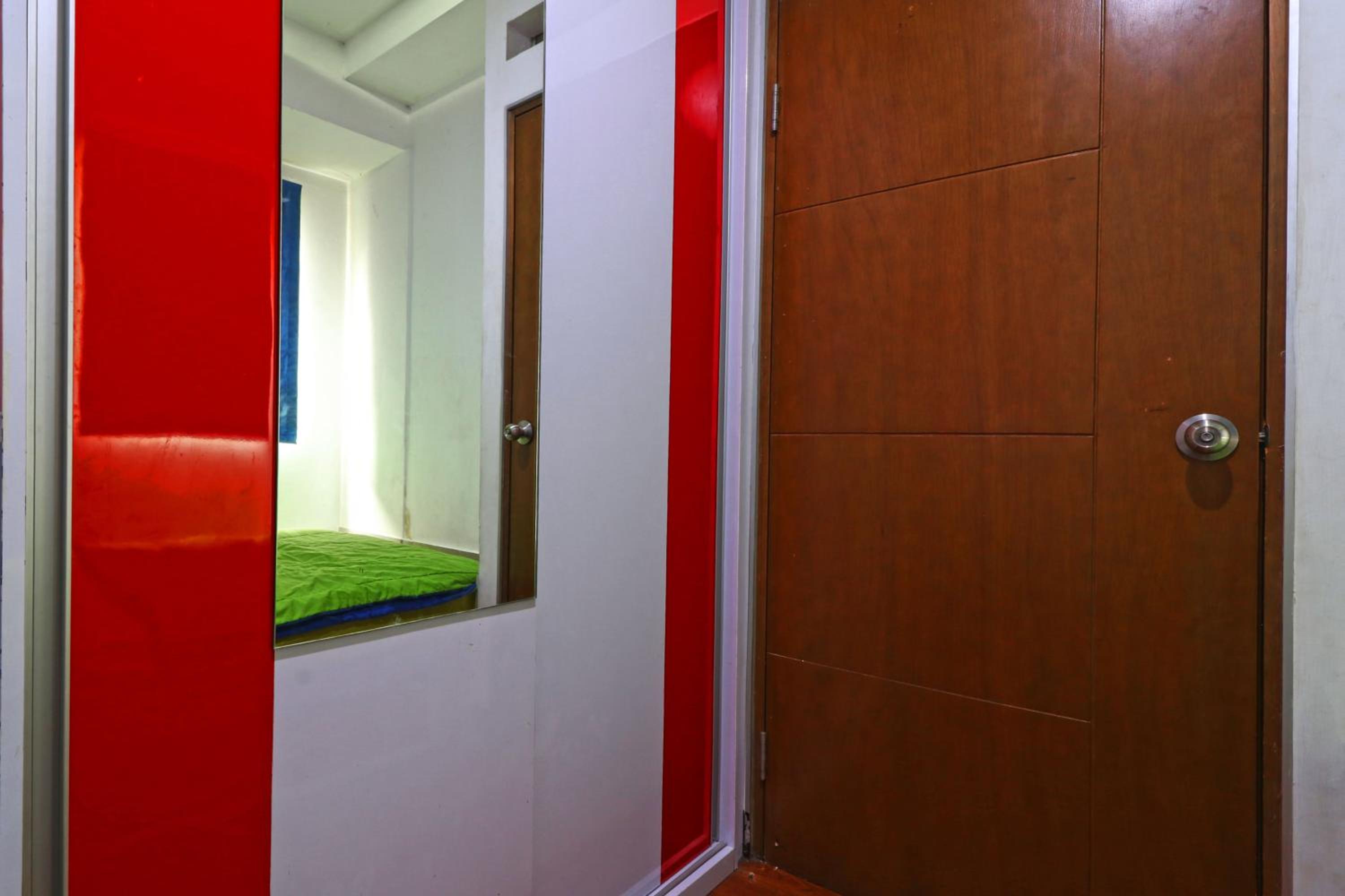 Studio Apartment - Photo 13
