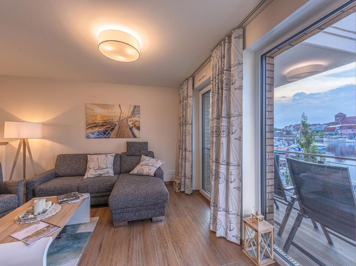 Apartment 14 with Lake View 4****
