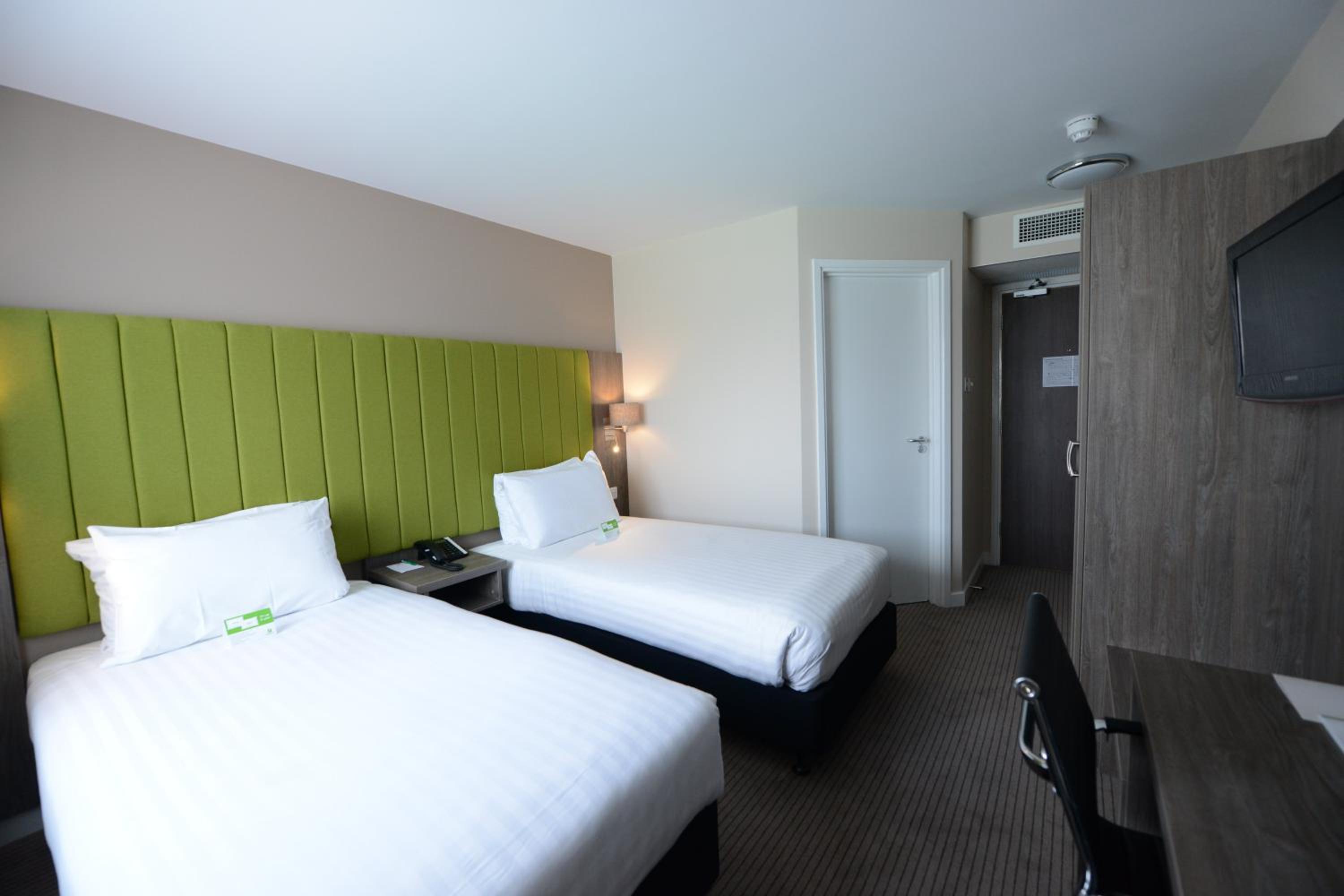 Standard Room with Two Single Beds - Photo 1