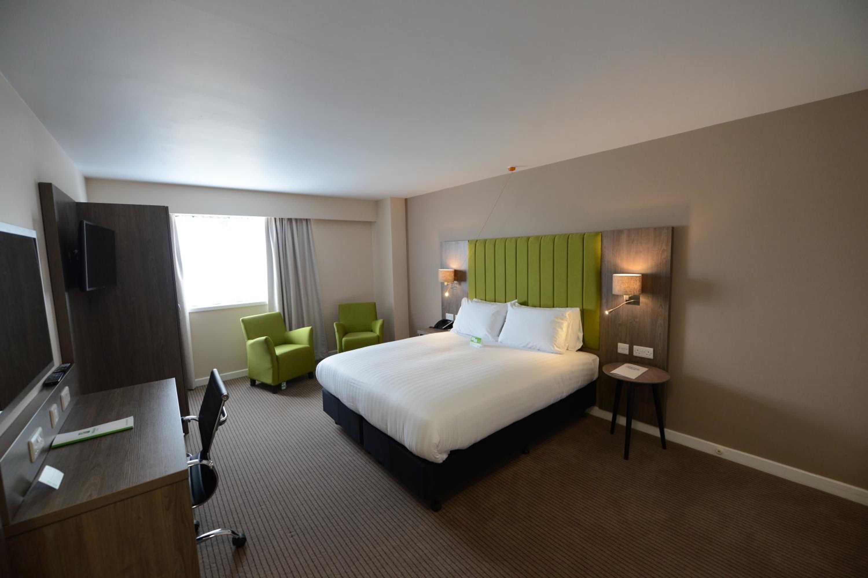 Standard King Room - Accessible - Photo 1