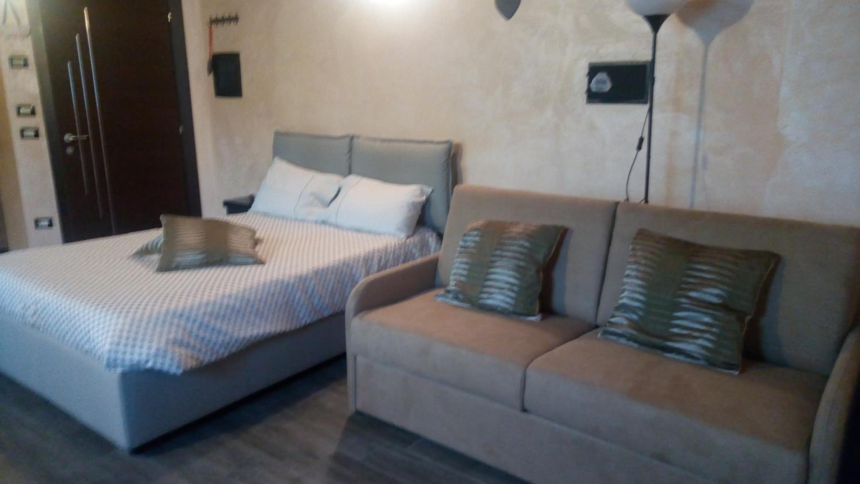 Studio Apartment photo 2