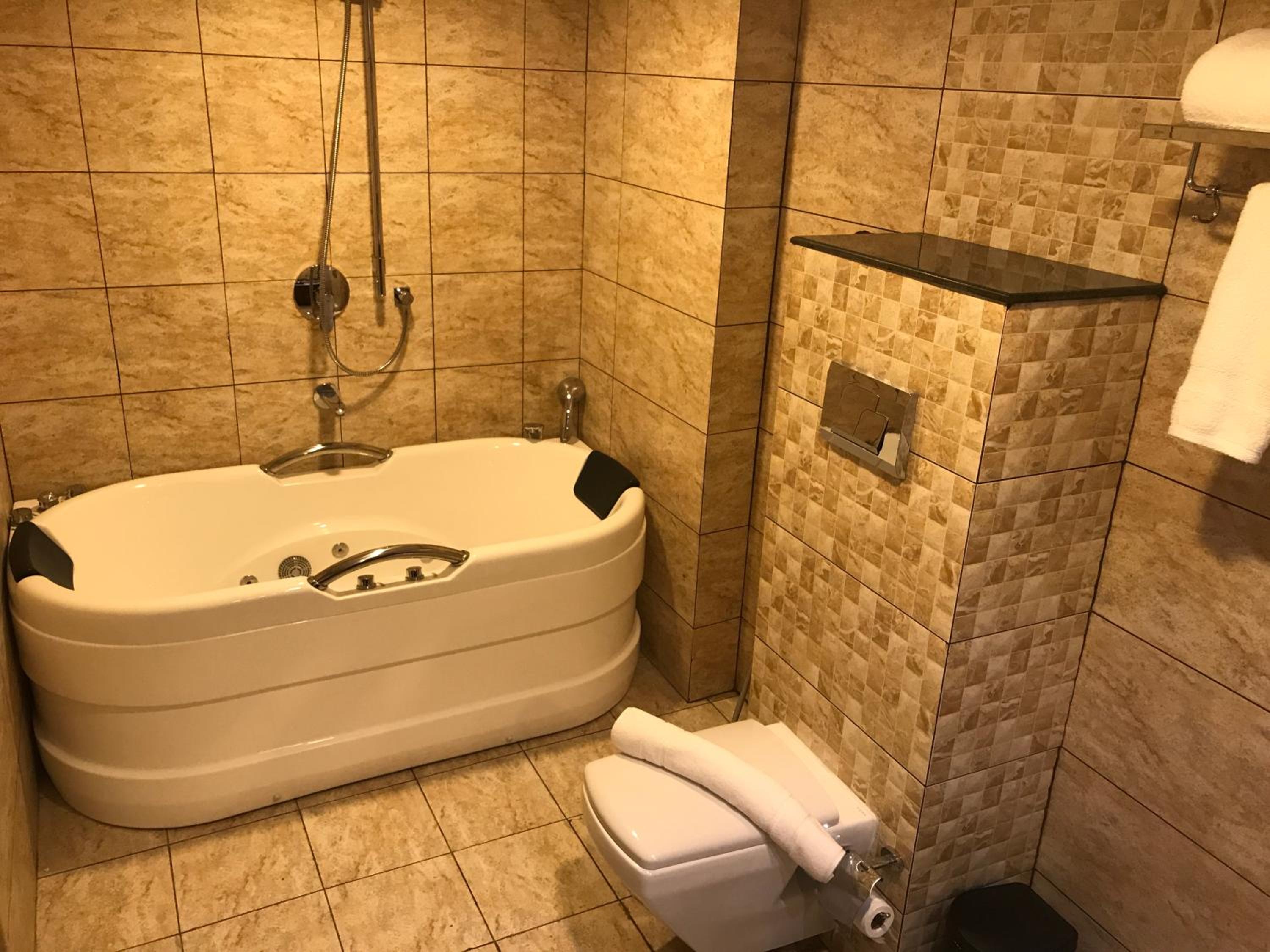 Suite - Photo 2