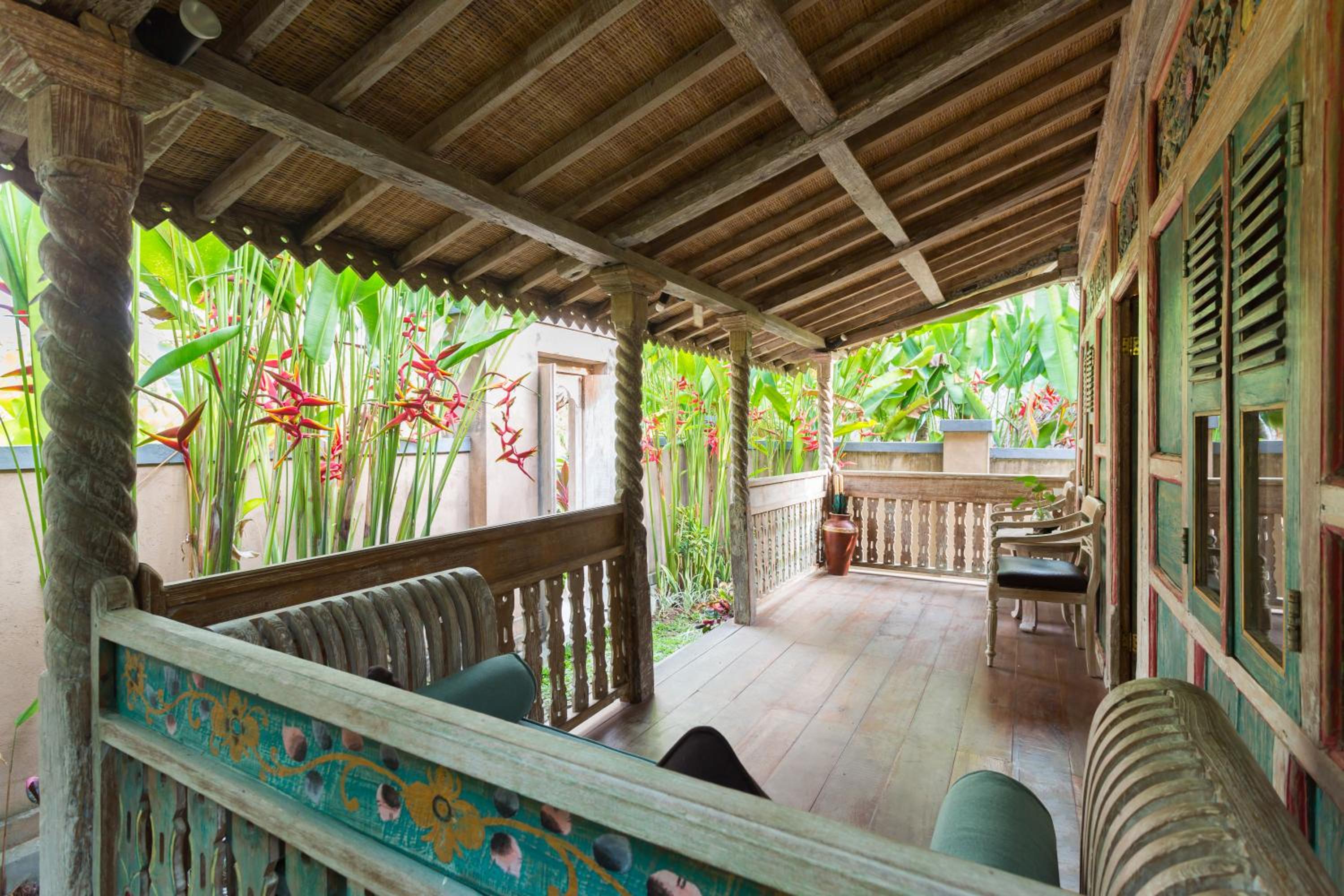 Wooden Joglo Villa - Photo 18