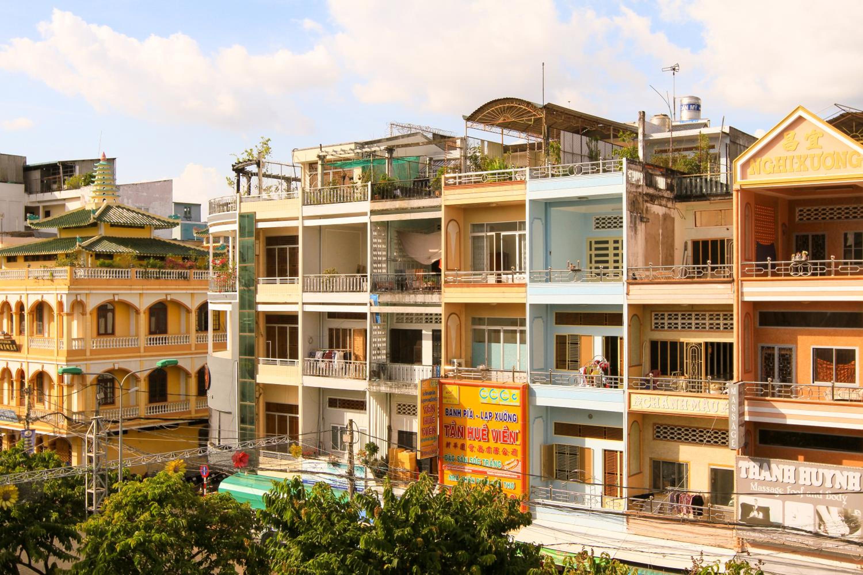 Apartment with Balcony - Photo 7