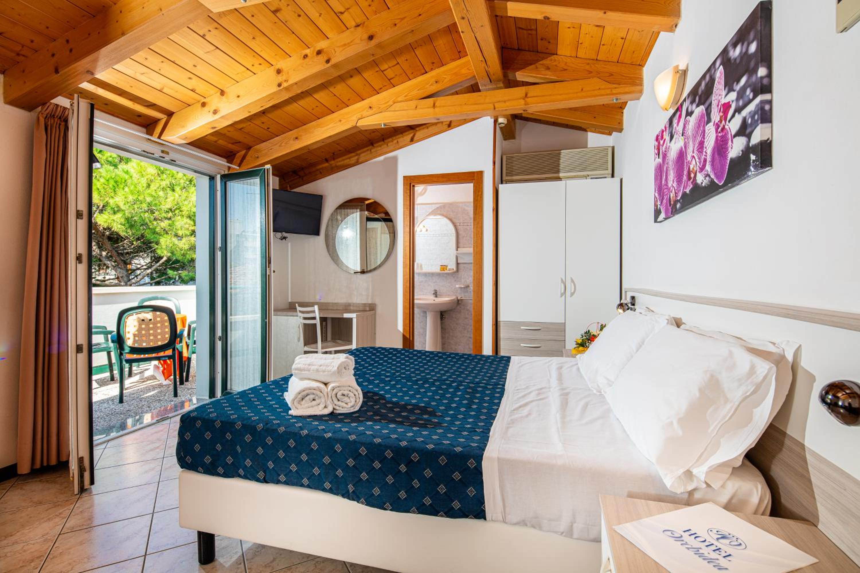 Triple Room - Photo 9