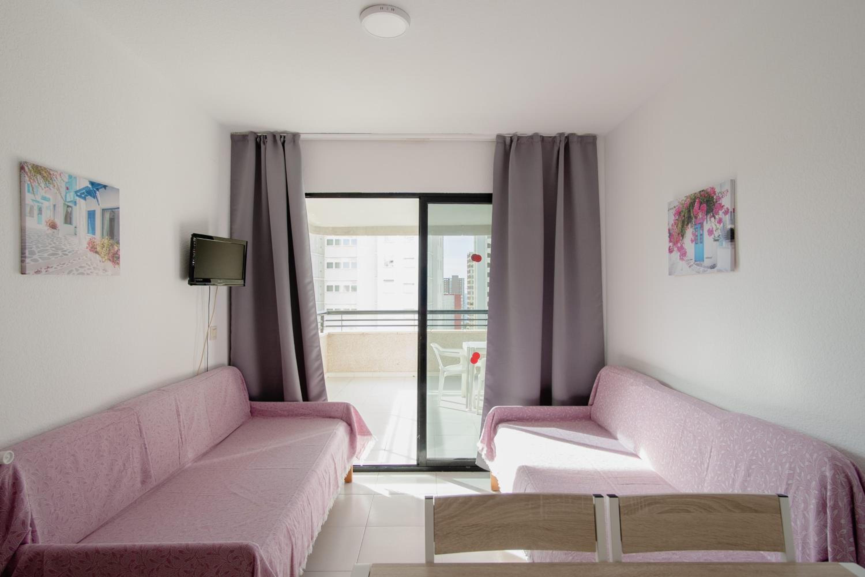 One-Bedroom Apartment - Photo 16