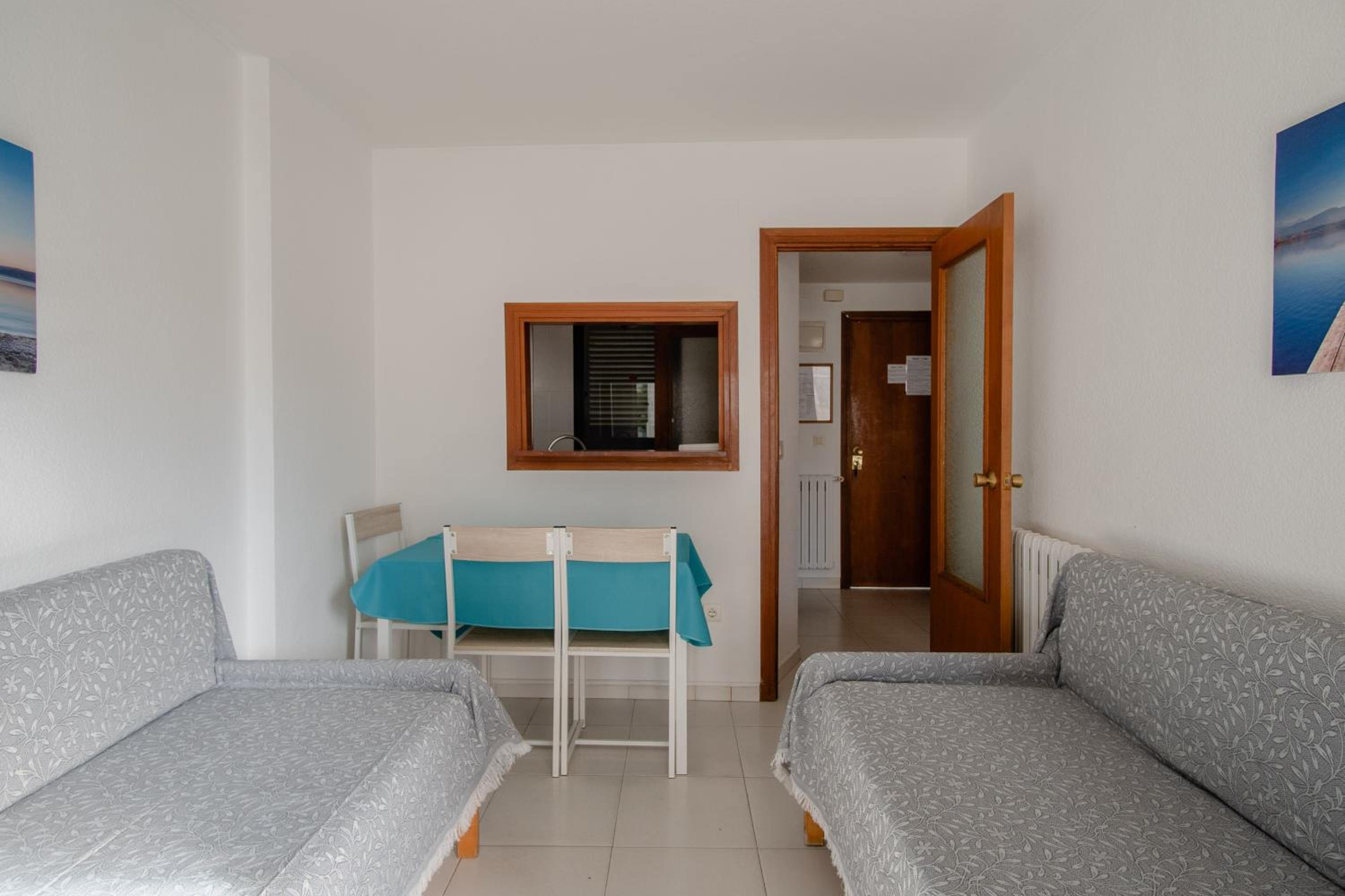 One-Bedroom Apartment - Photo 12